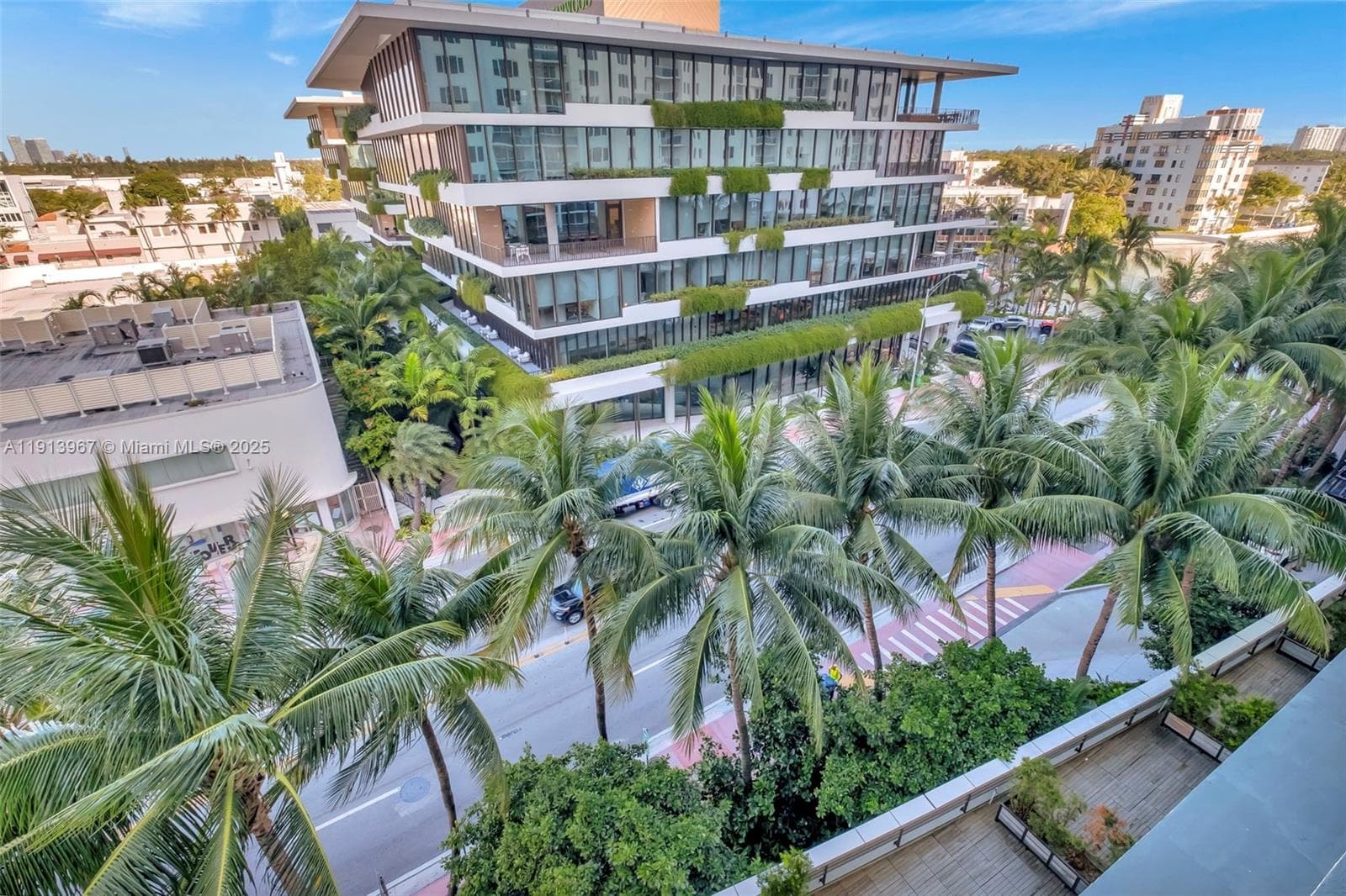 A11913967 — Miami Beach — 3