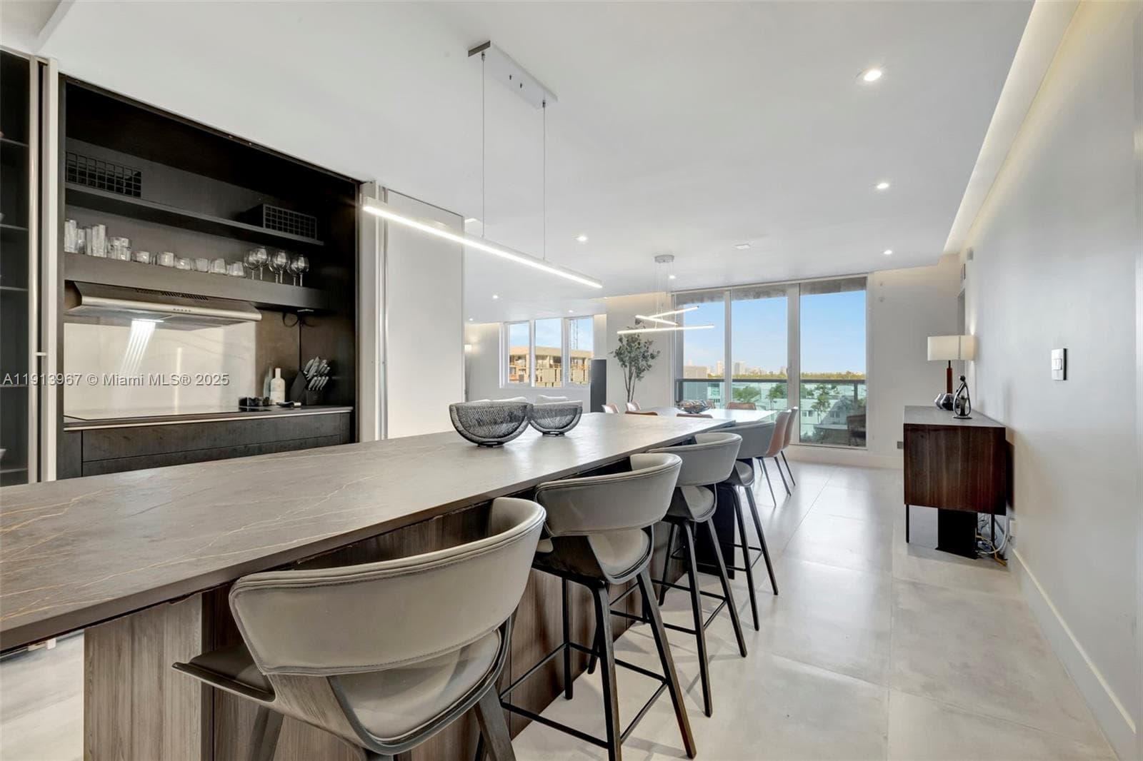 A11913967 — Miami Beach — 36
