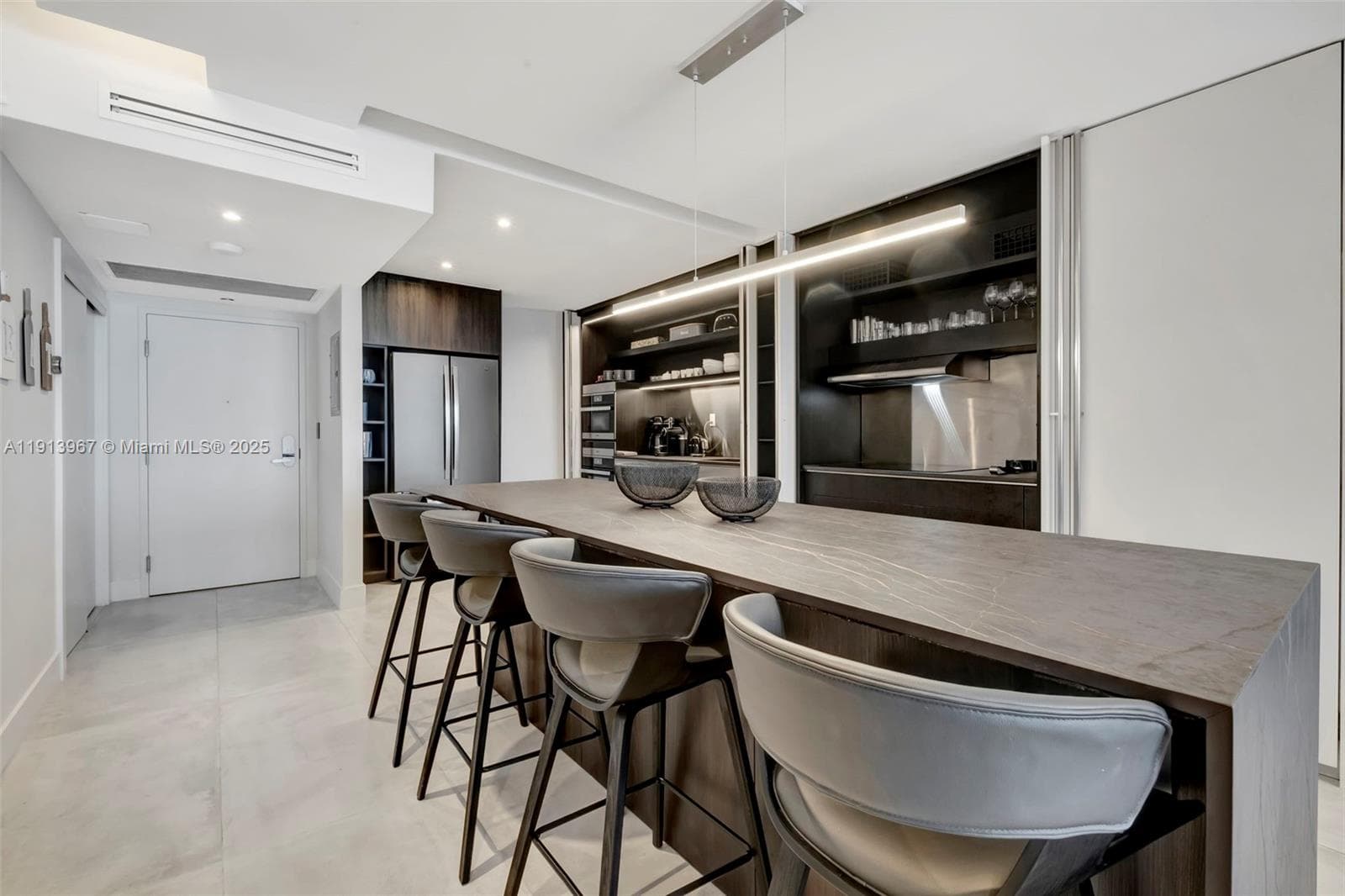 A11913967 — Miami Beach — 14