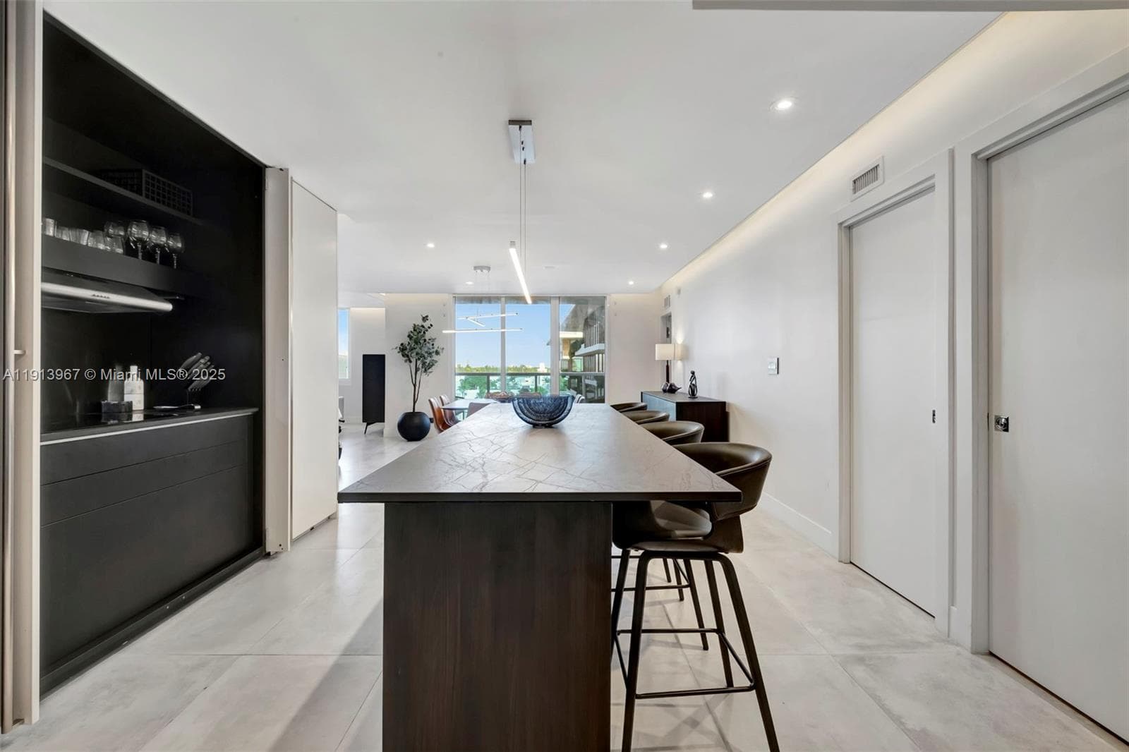 A11913967 — Miami Beach — 45