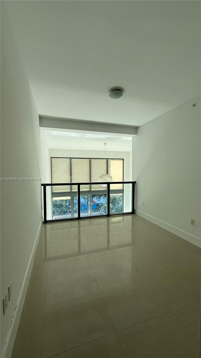 A11914056 — Miami Beach — 7
