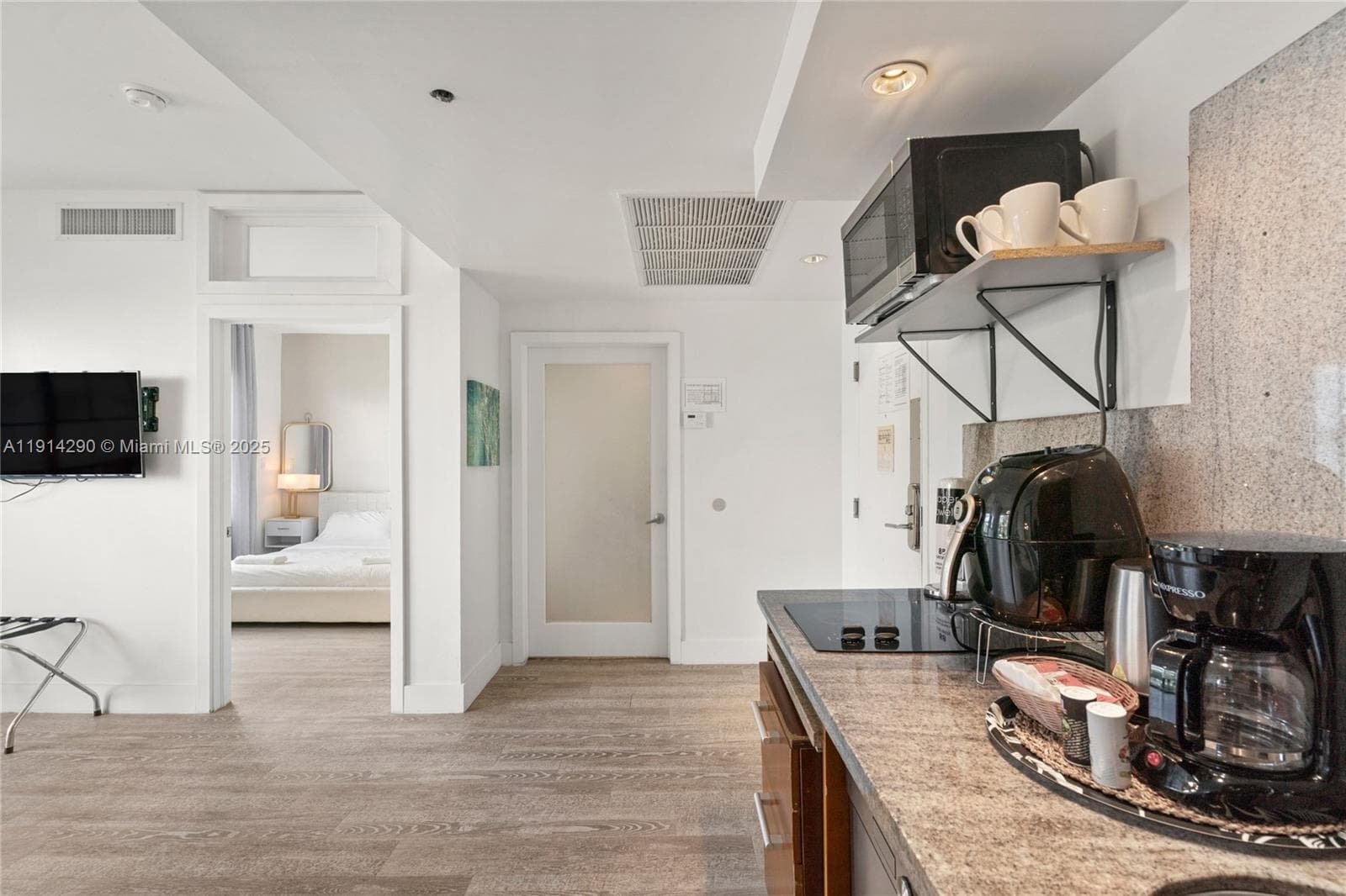 A11914290 — Miami Beach — 6