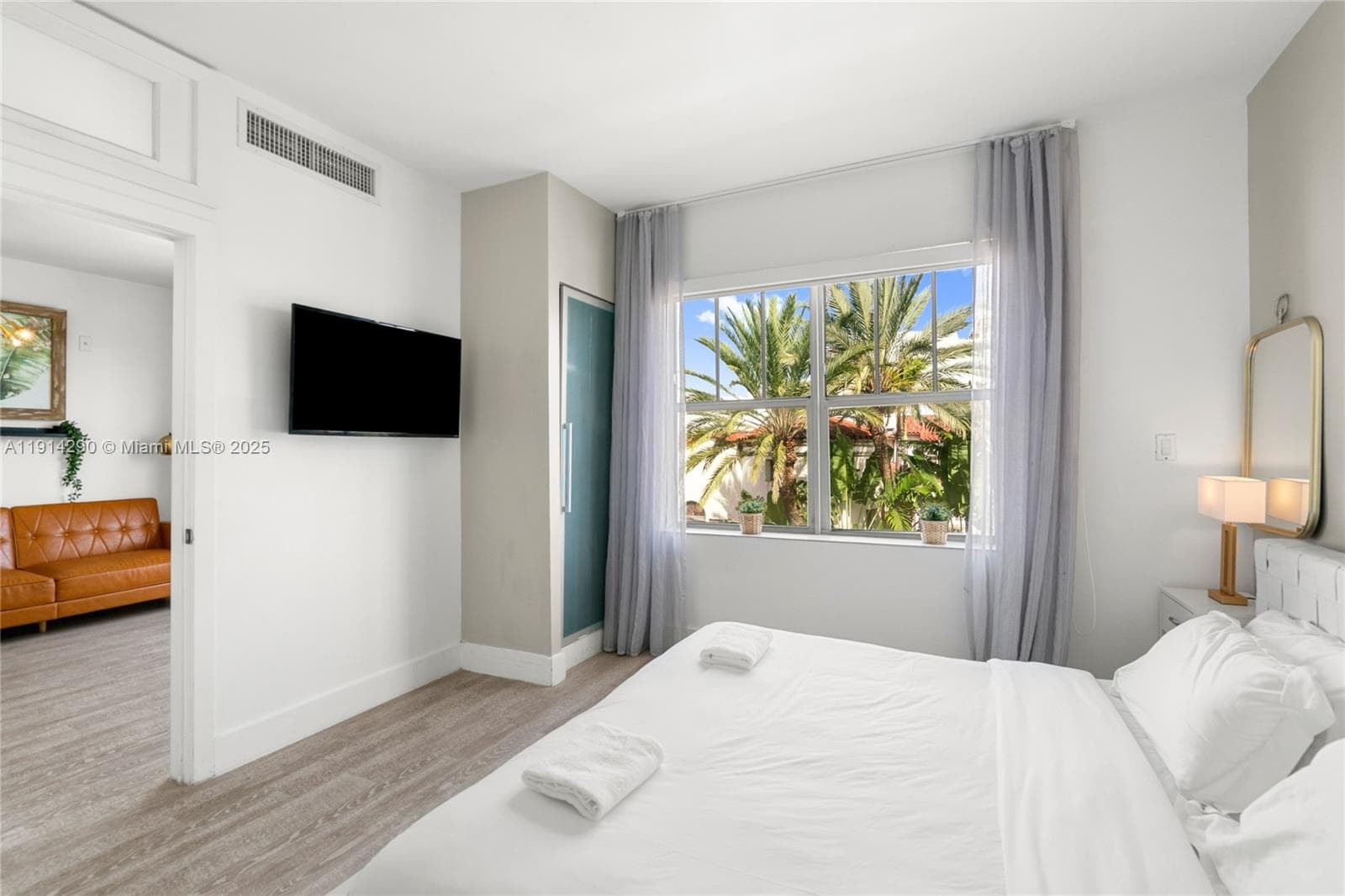 A11914290 — Miami Beach — 13