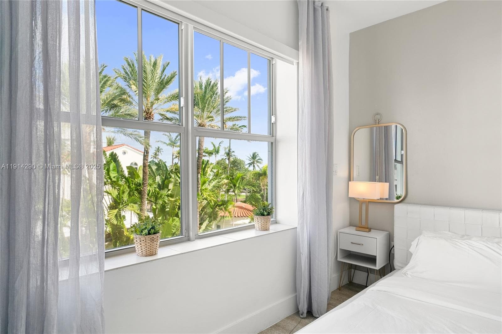 A11914290 — Miami Beach — 17
