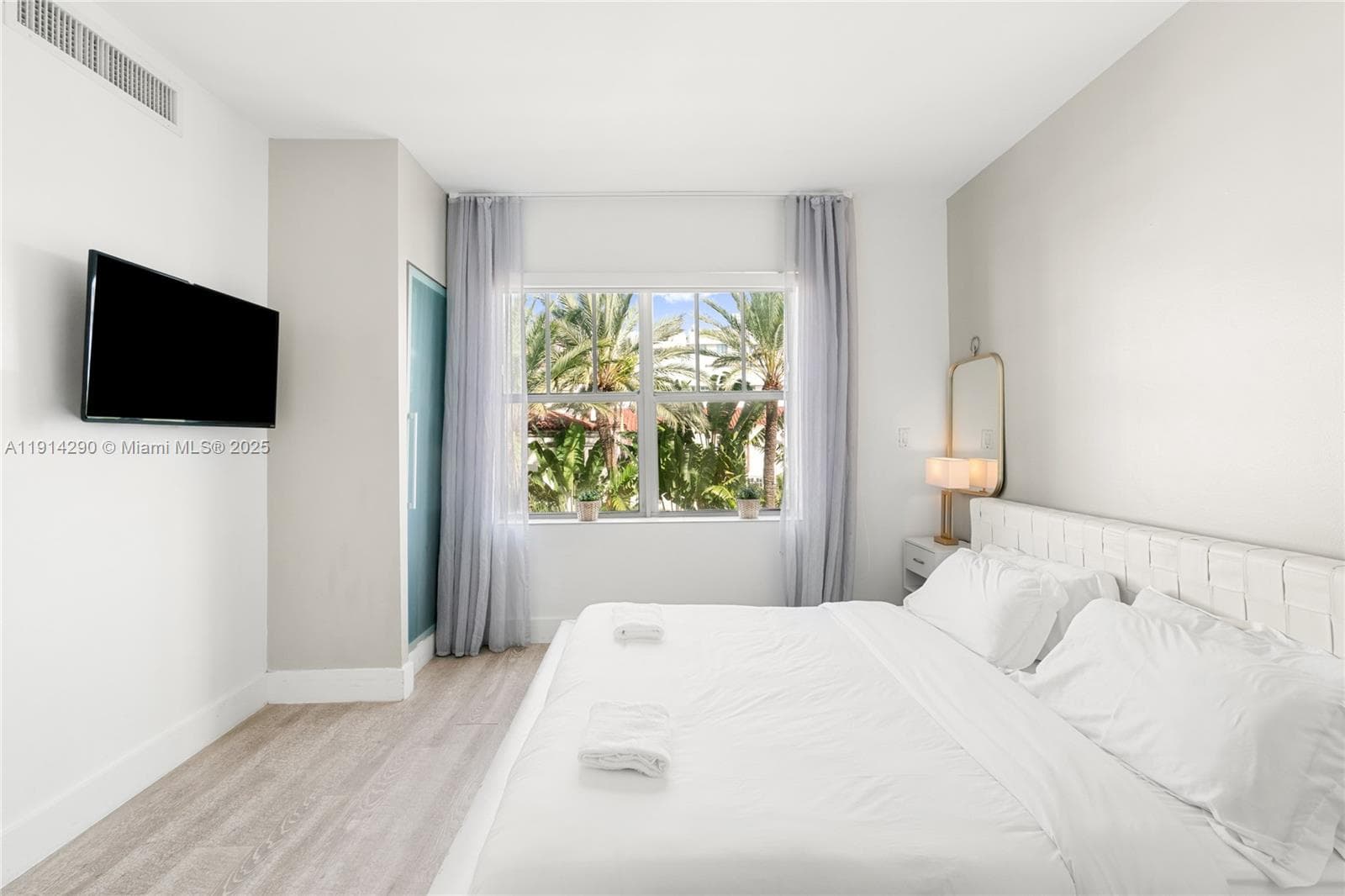 A11914290 — Miami Beach — 12