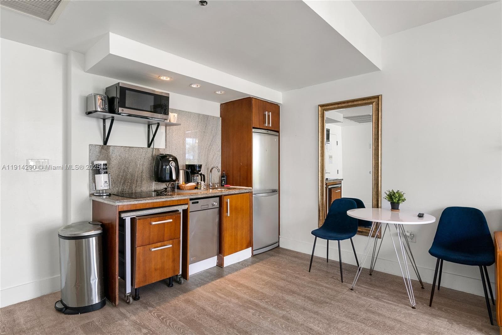 A11914290 — Miami Beach — 20