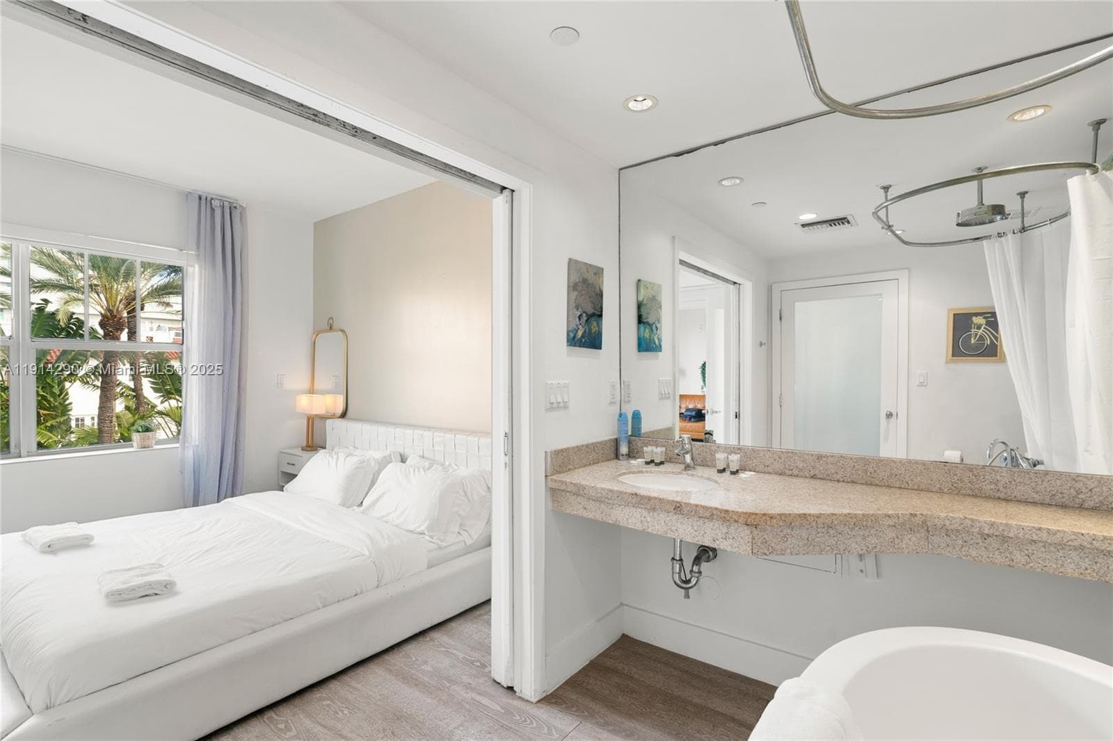 A11914290 — Miami Beach — 10