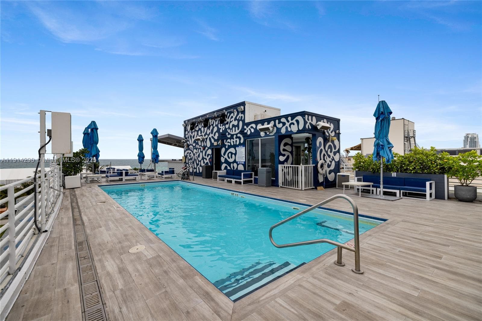 A11914290 — Miami Beach — 33