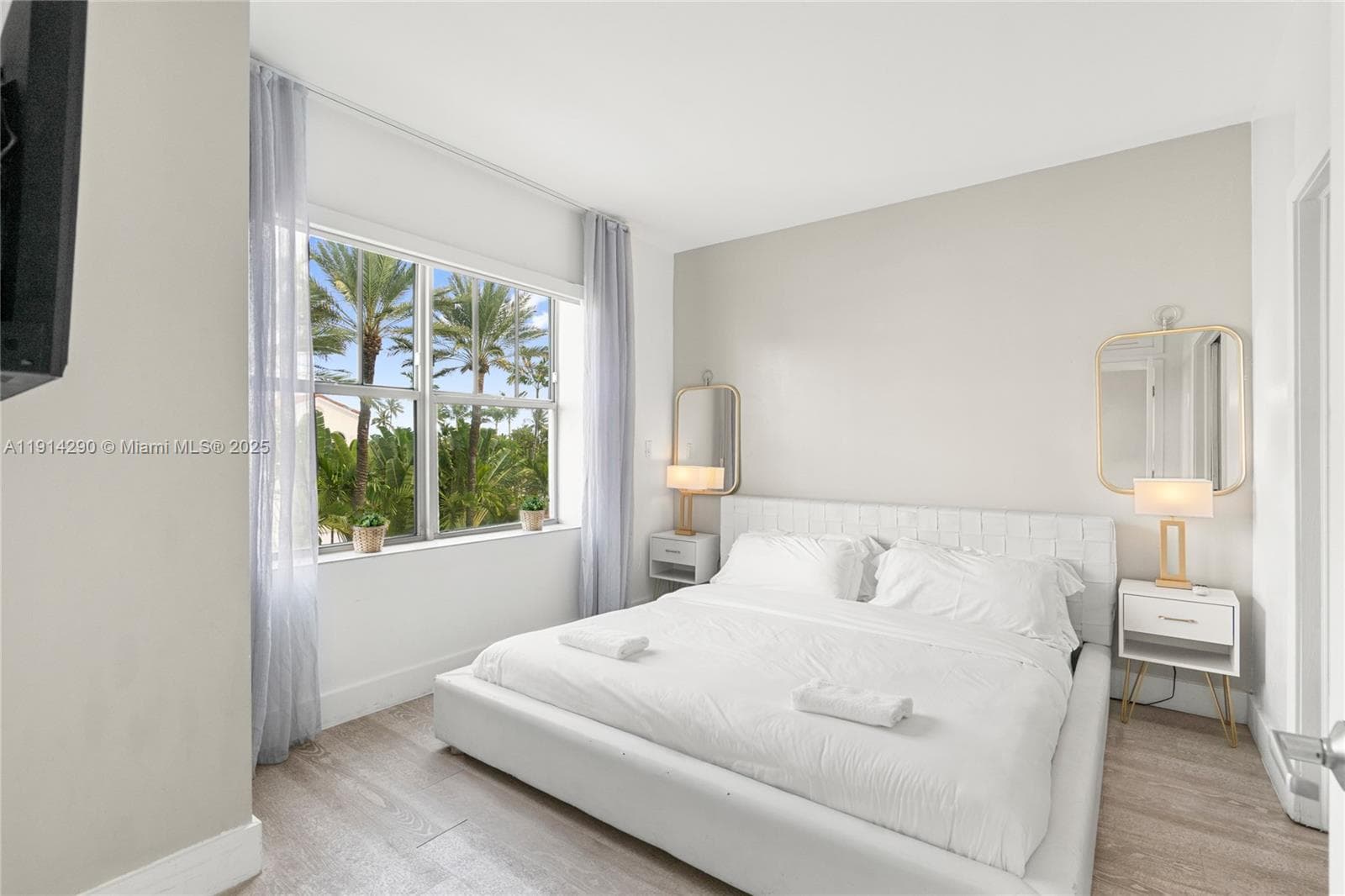 A11914290 — Miami Beach — 15