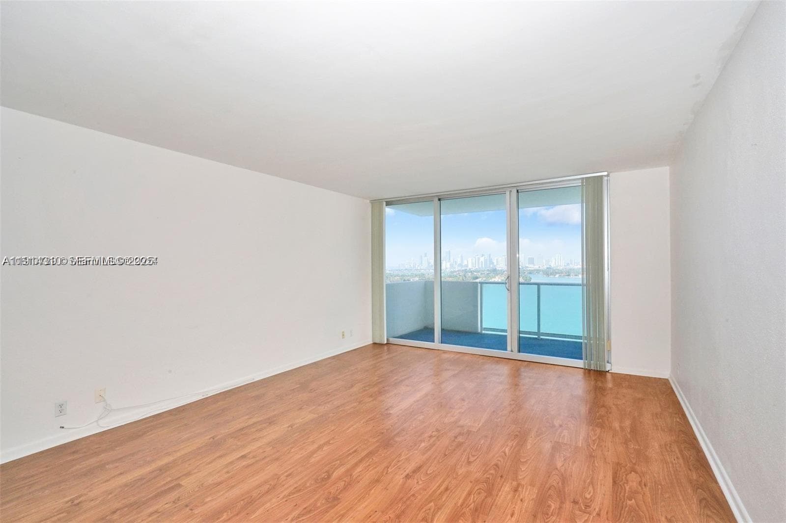 A11914310 — Miami Beach — 3