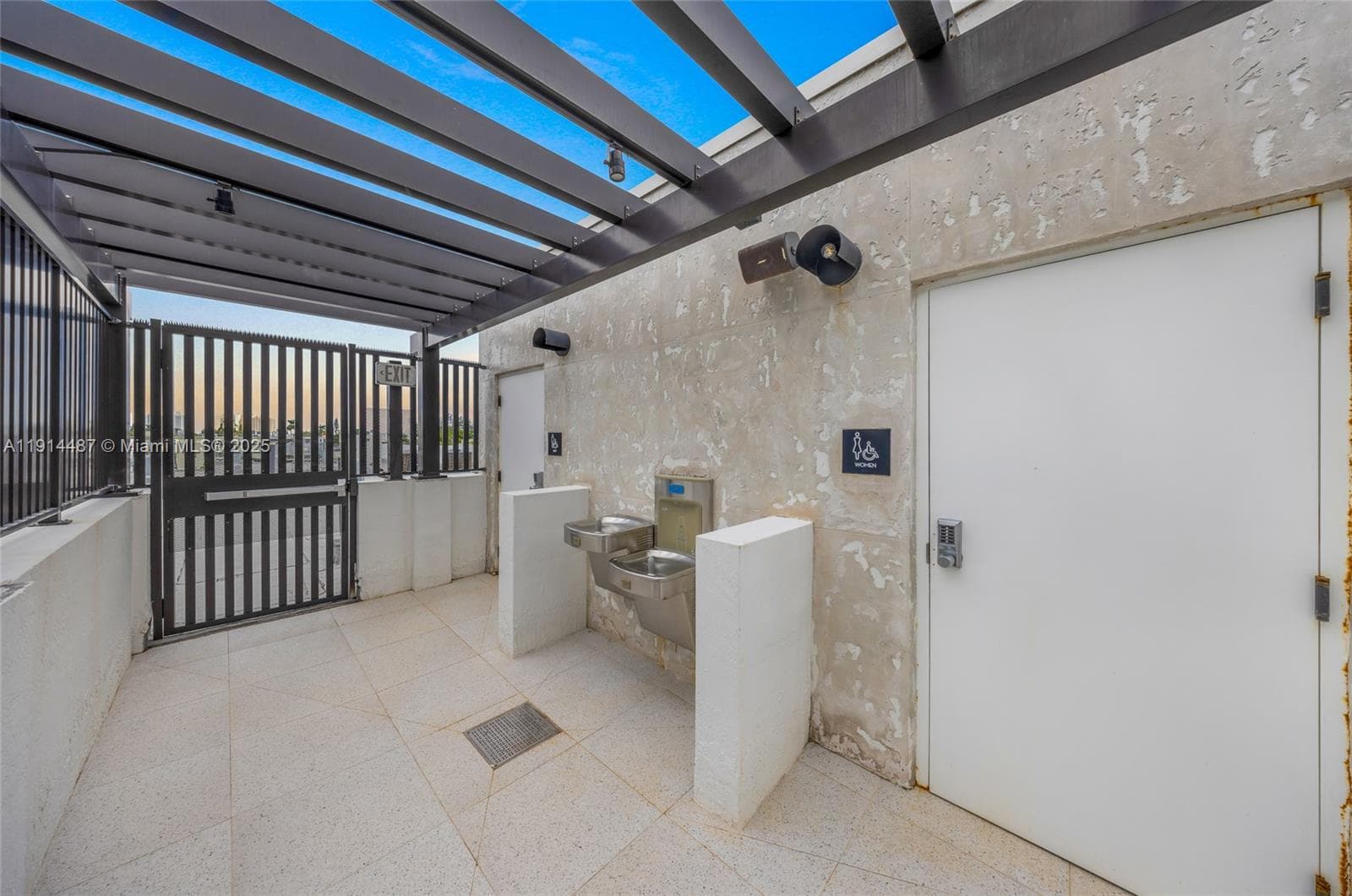 A11914487 — Miami Beach — 42