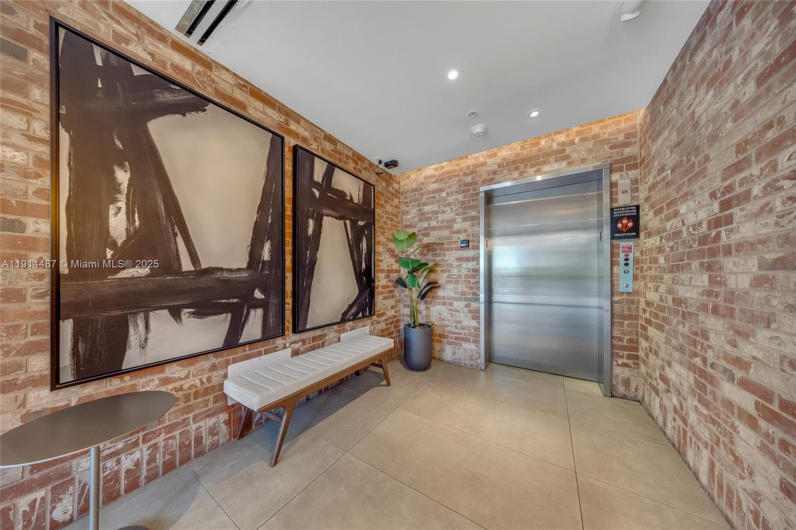 A11914487 — Miami Beach — 46