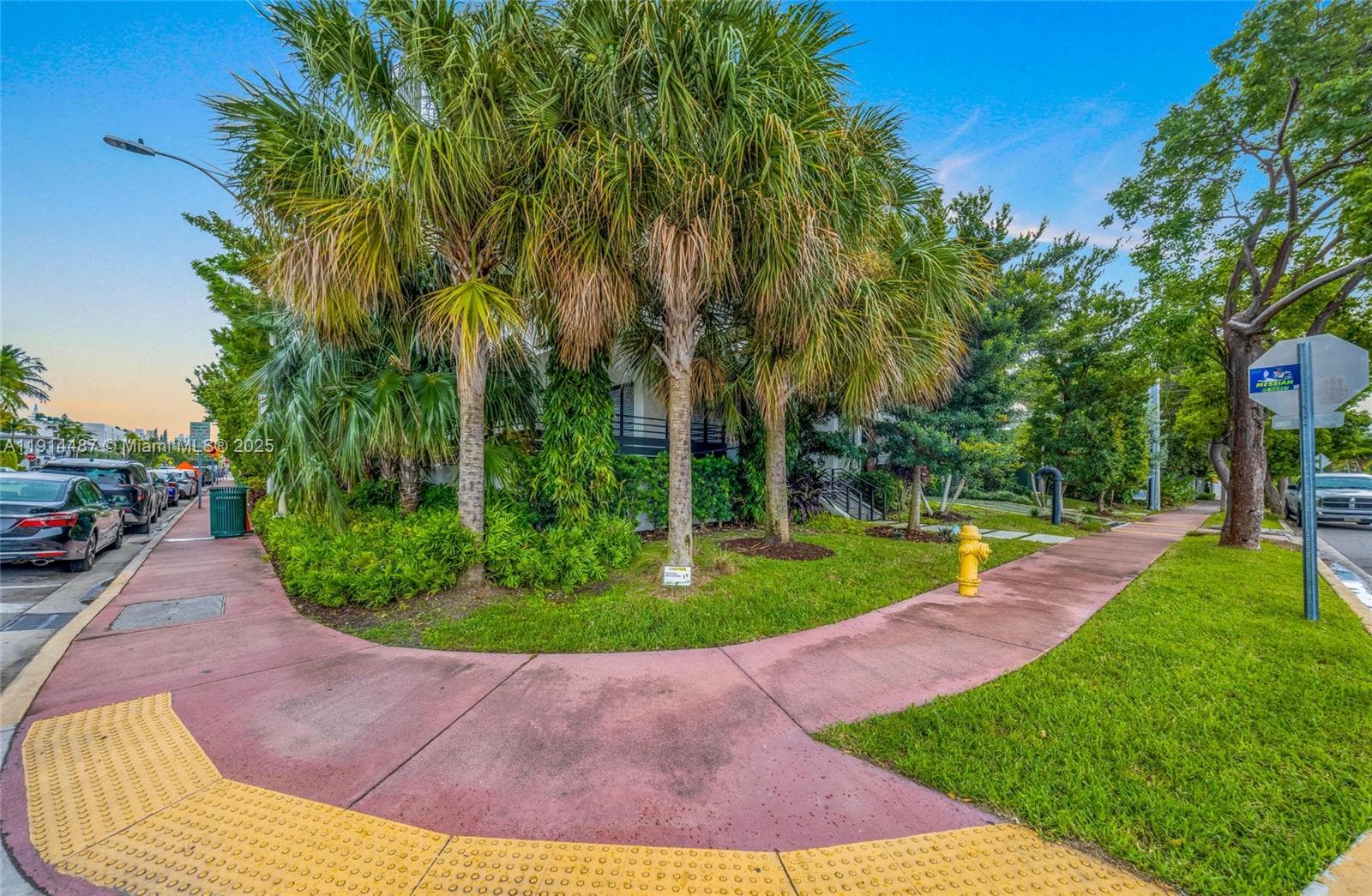 A11914487 — Miami Beach — 47