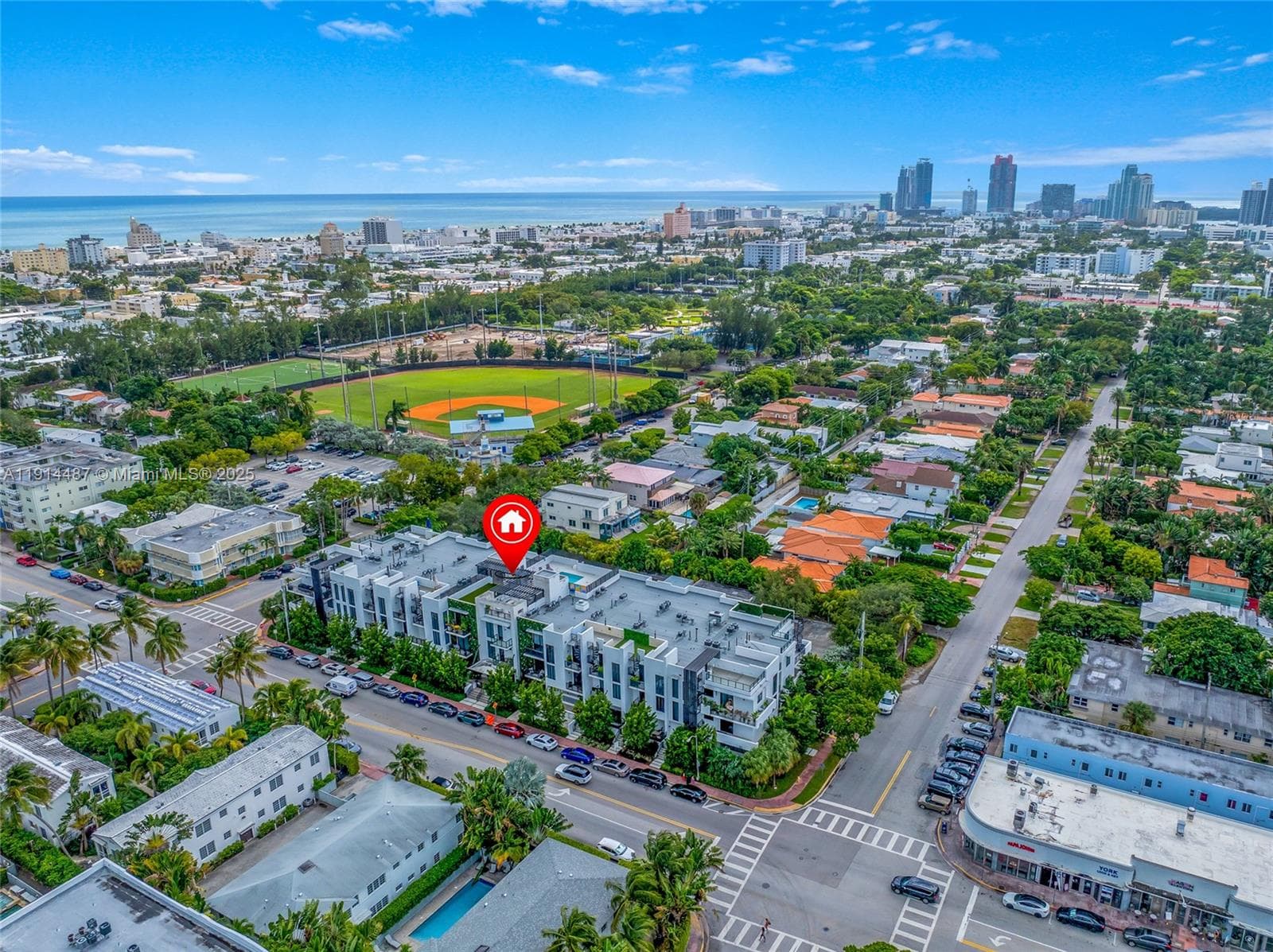 A11914487 — Miami Beach — 53