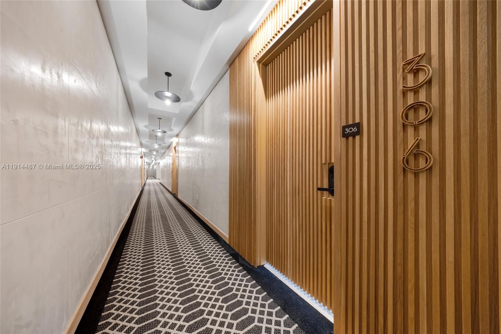 A11914487 — Miami Beach — 36