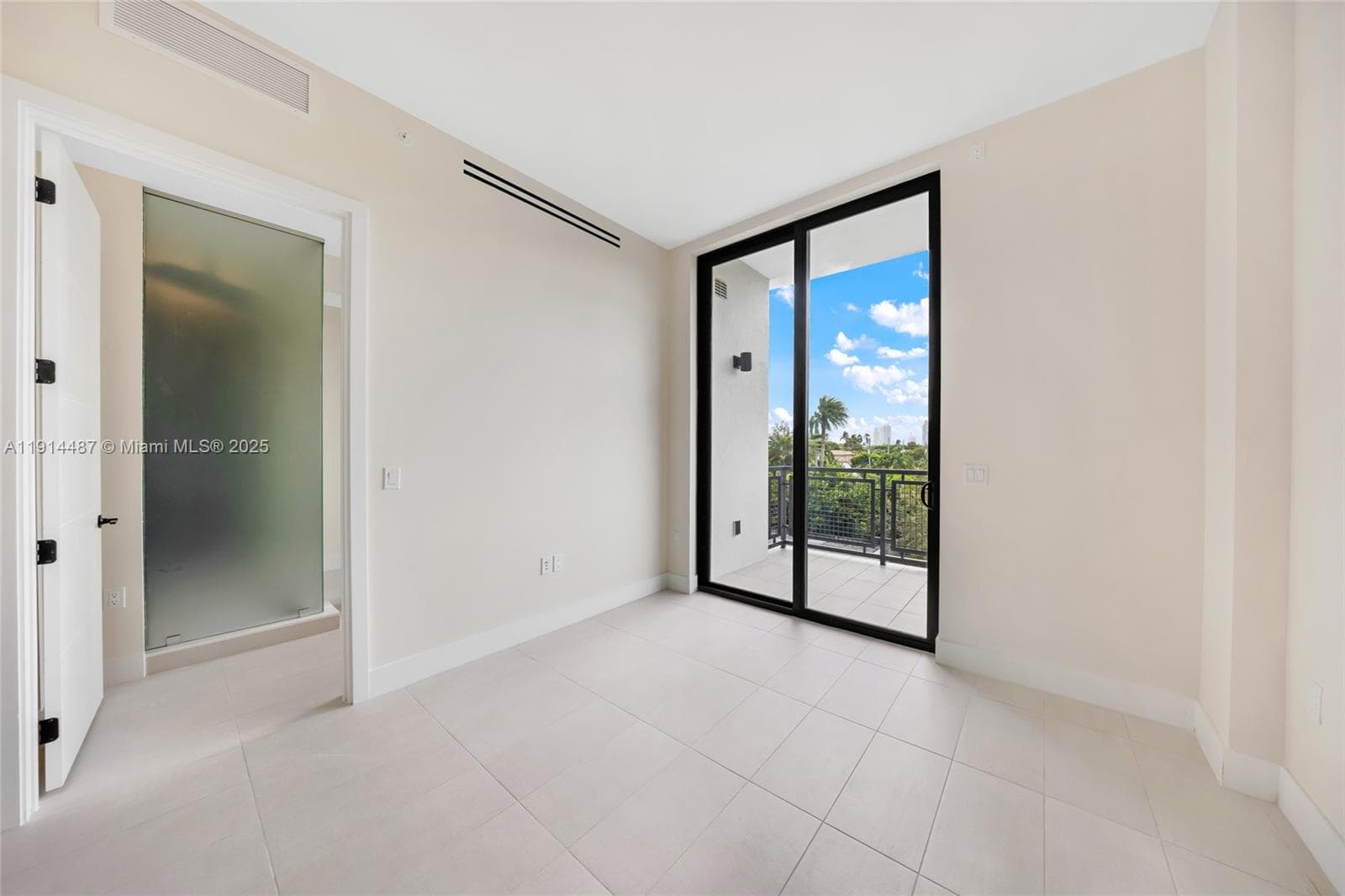 A11914487 — Miami Beach — 5