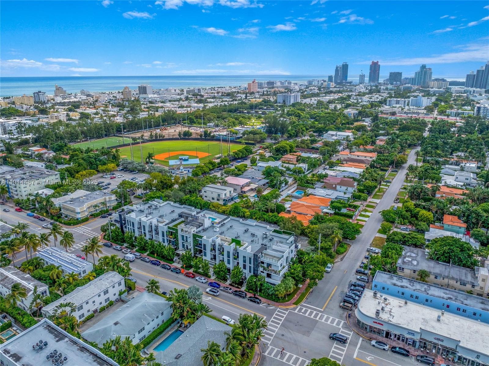 A11914487 — Miami Beach — 54