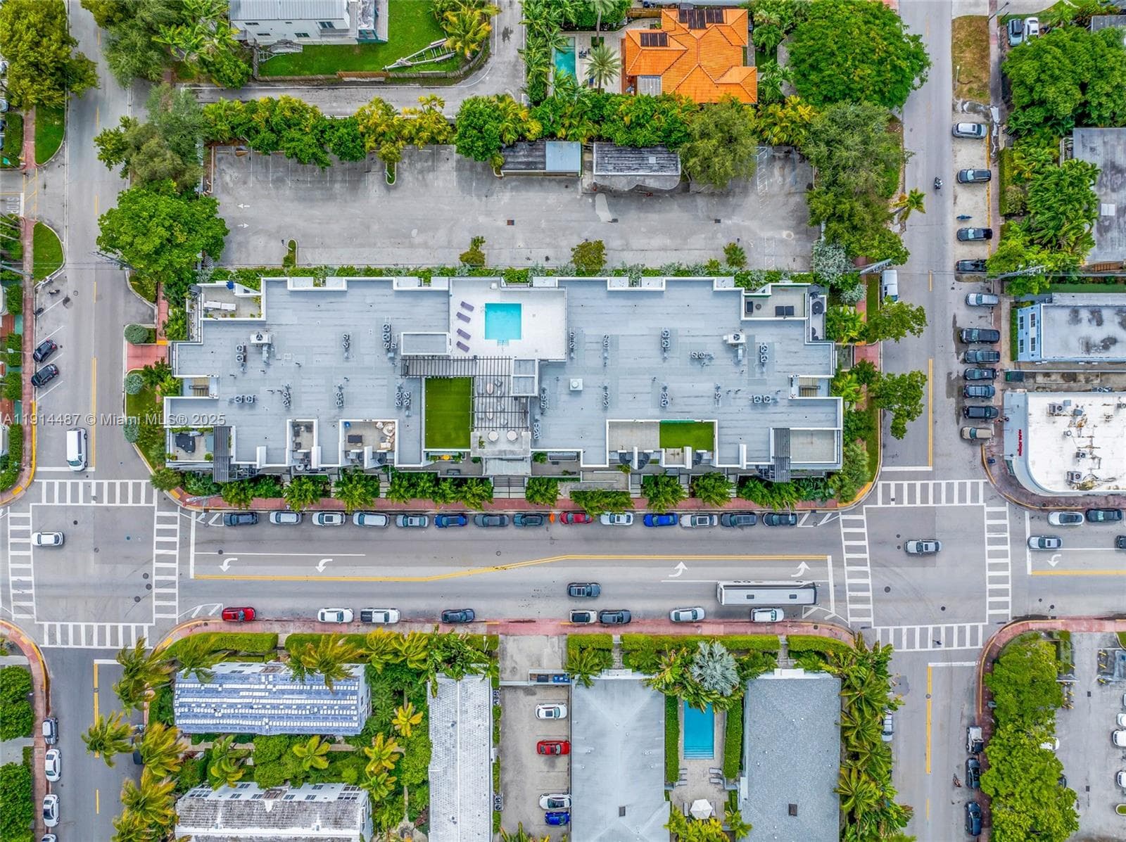 A11914487 — Miami Beach — 50