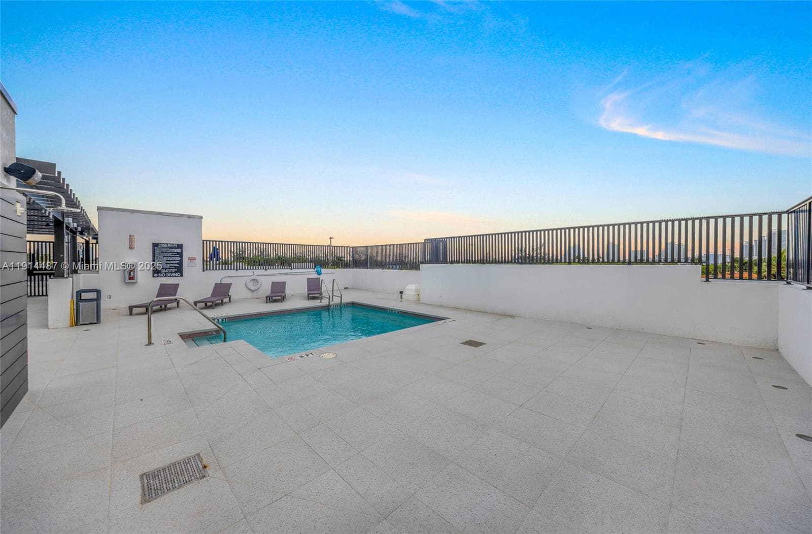 A11914487 — Miami Beach — 40