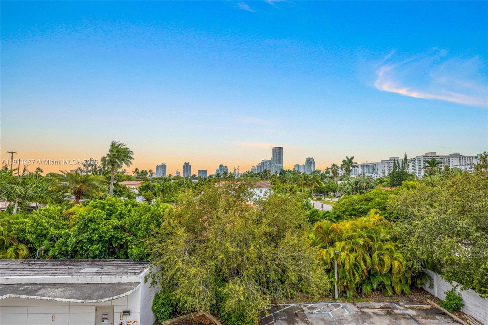 A11914487 — Miami Beach — 35