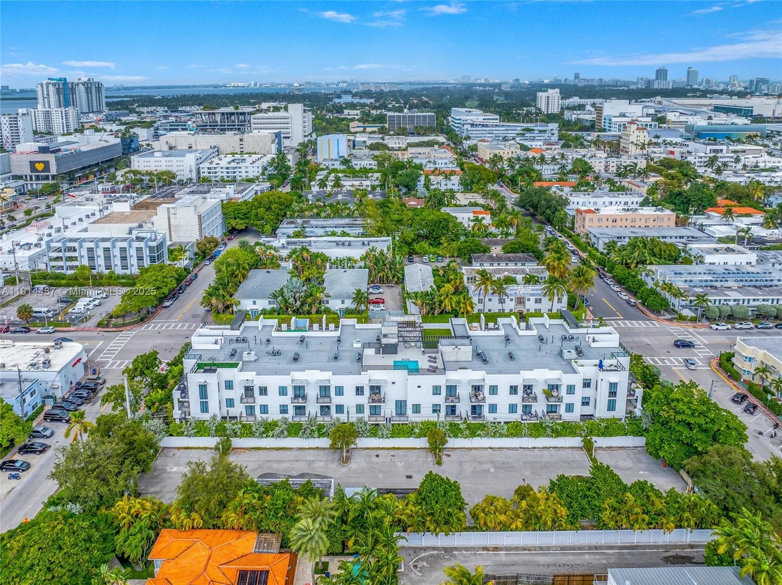 A11914487 — Miami Beach — 60