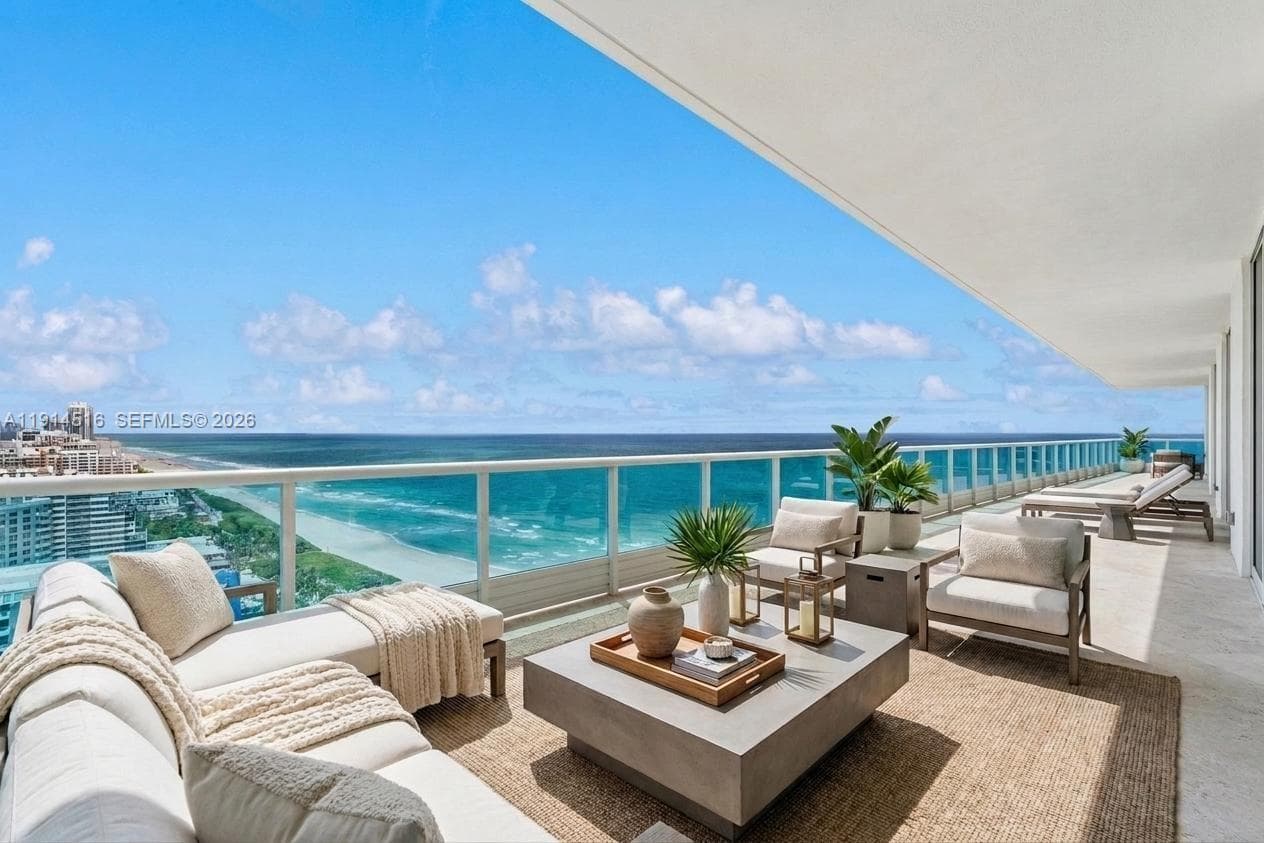 A11914516 — Miami Beach