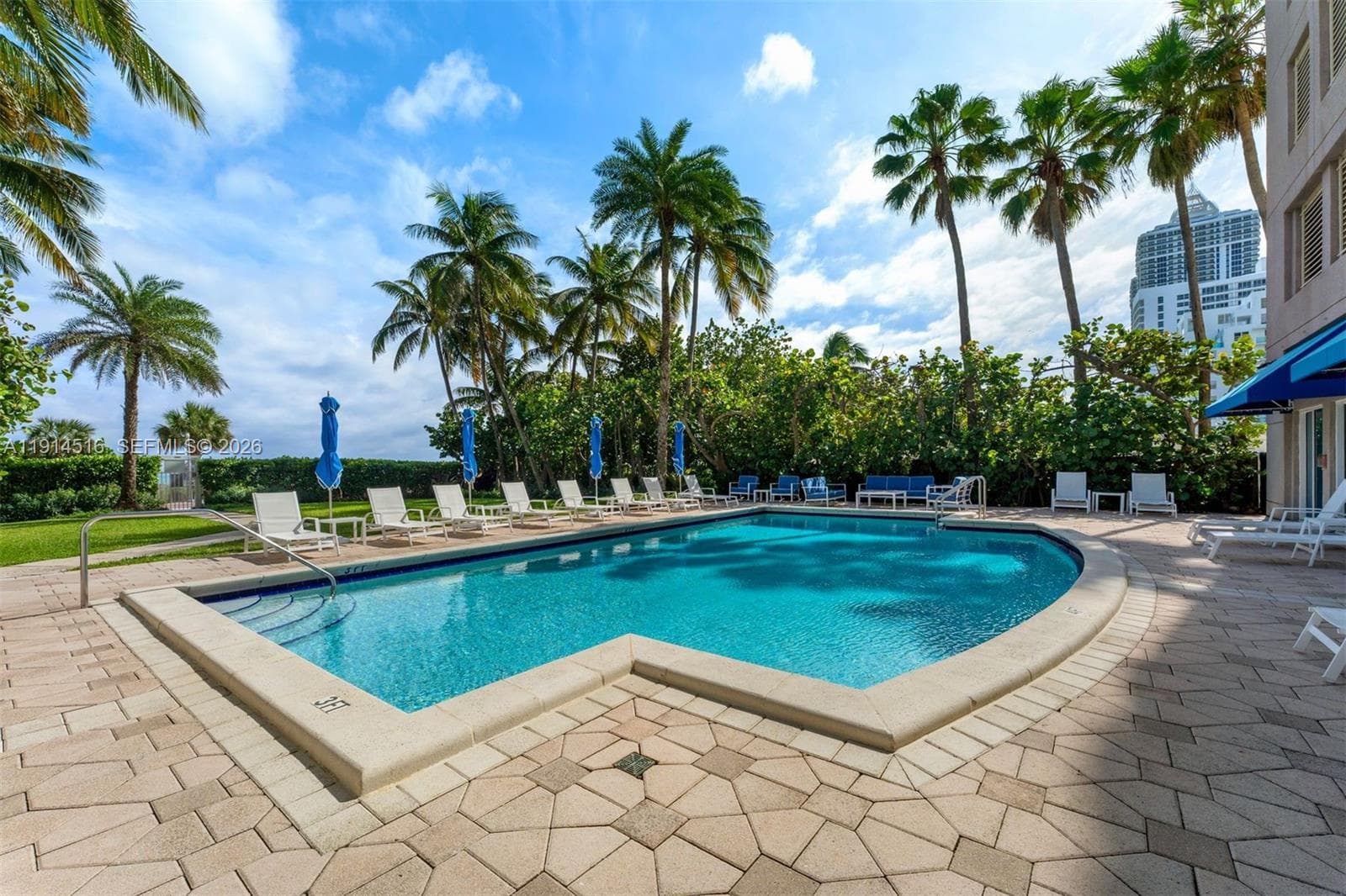 A11914516 — Miami Beach — 54