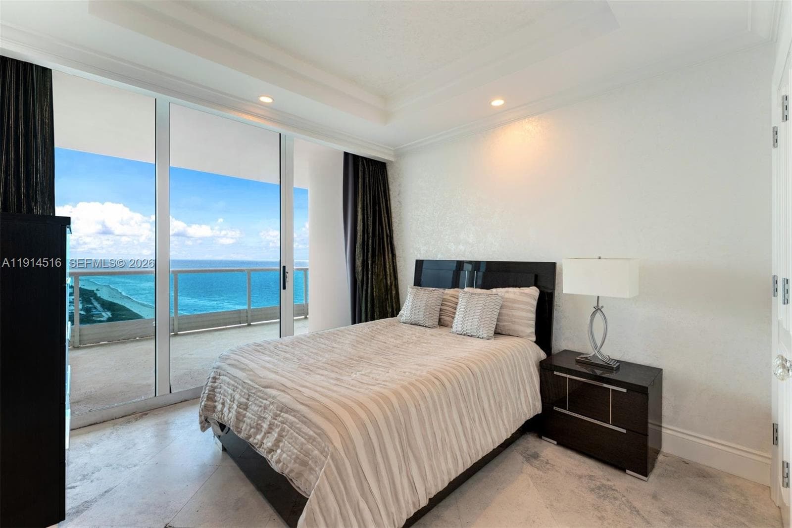 A11914516 — Miami Beach — 40