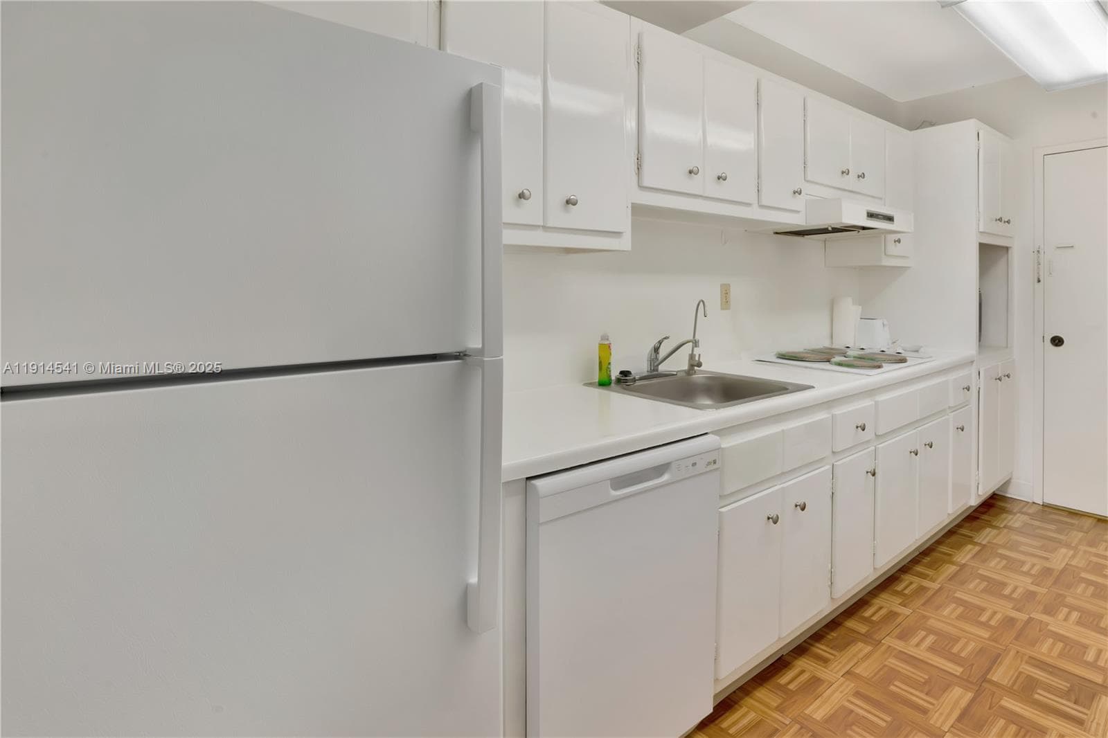A11914541 — Miami Beach — 12