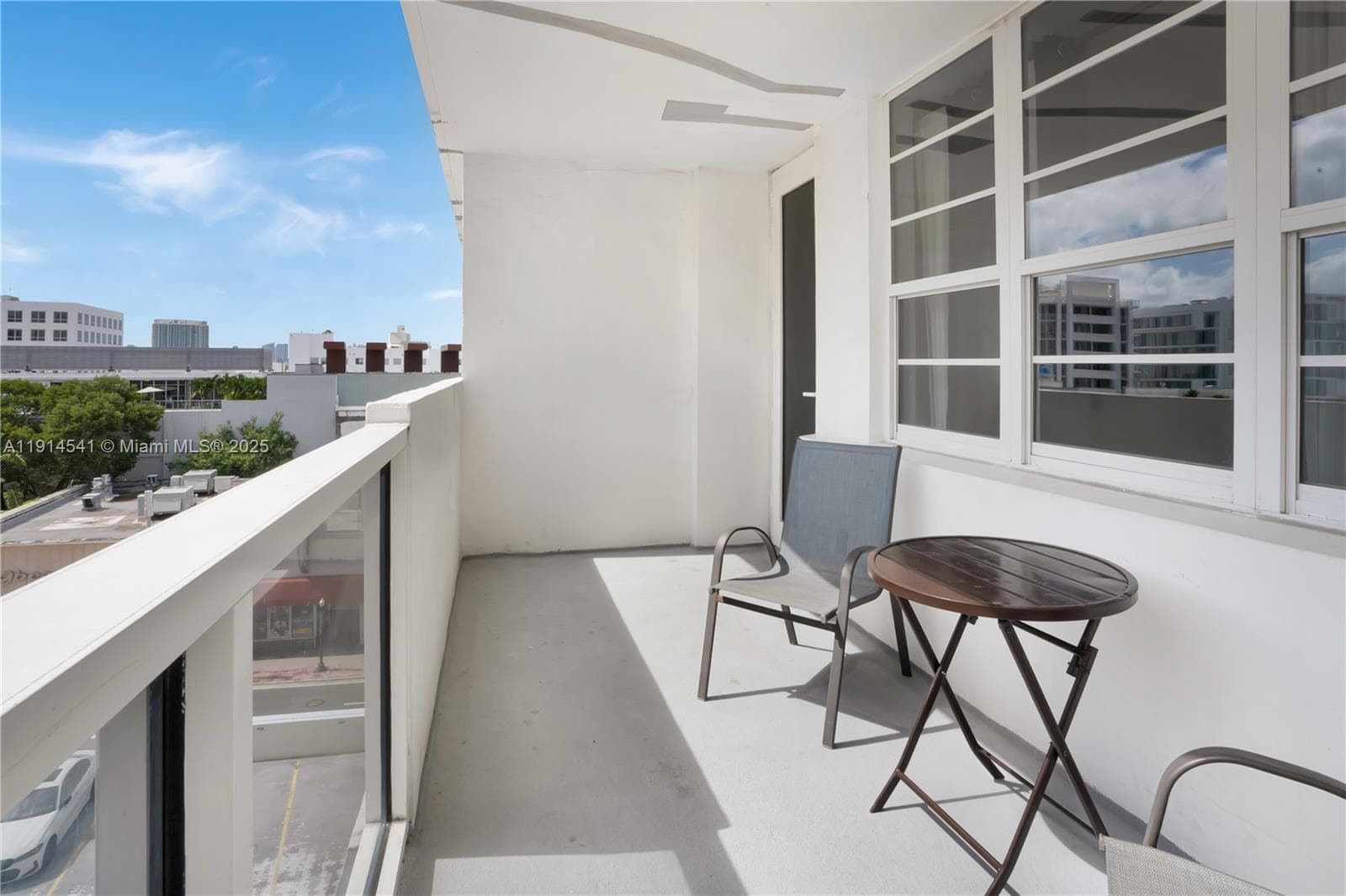 A11914541 — Miami Beach — 3