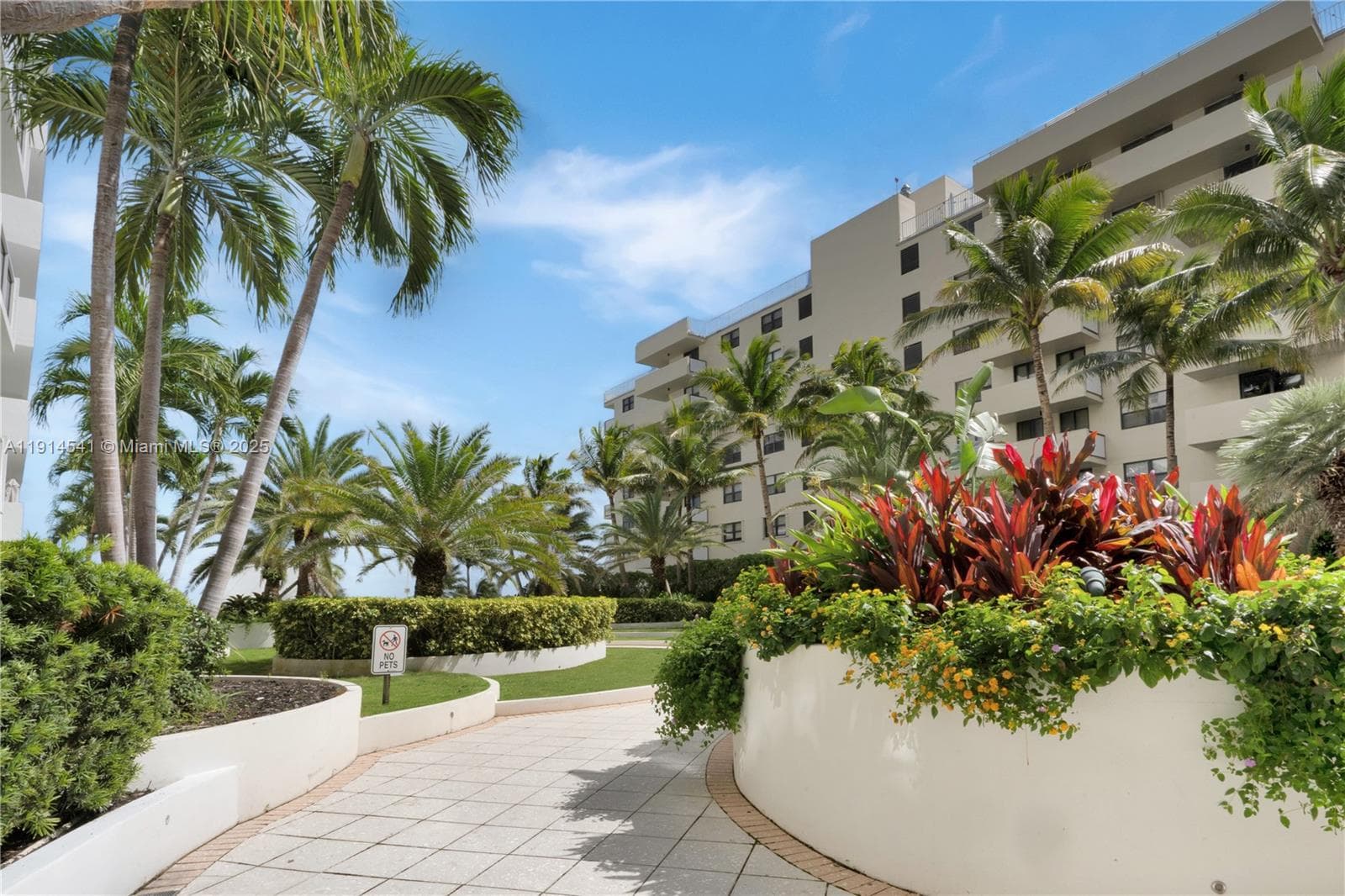 A11914541 — Miami Beach