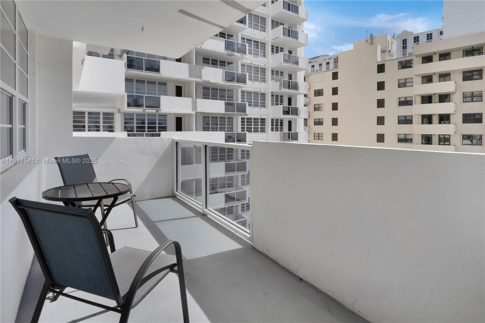 A11914541 — Miami Beach — 14