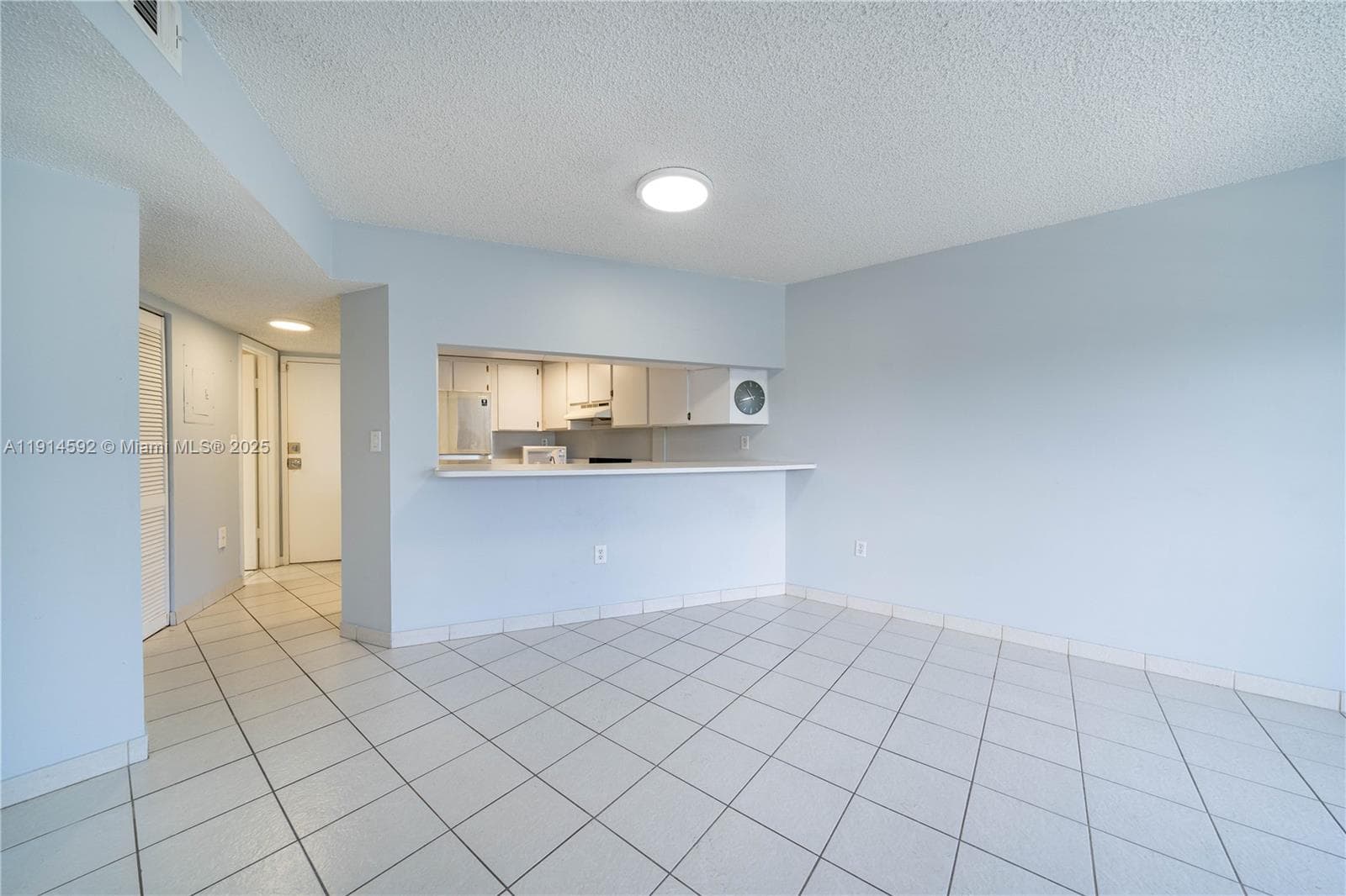 A11914592 — Miami Beach — 27