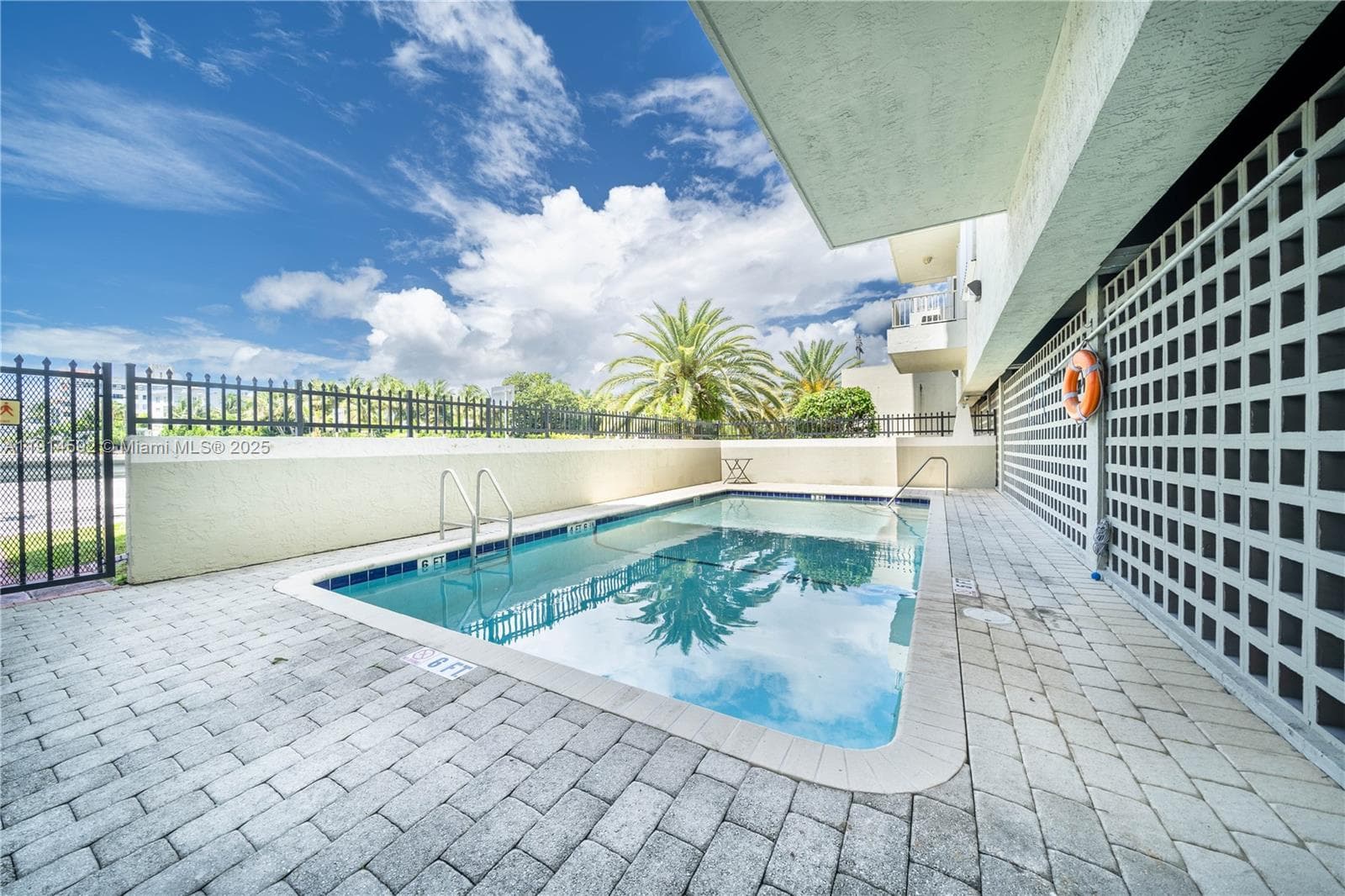 A11914592 — Miami Beach — 6
