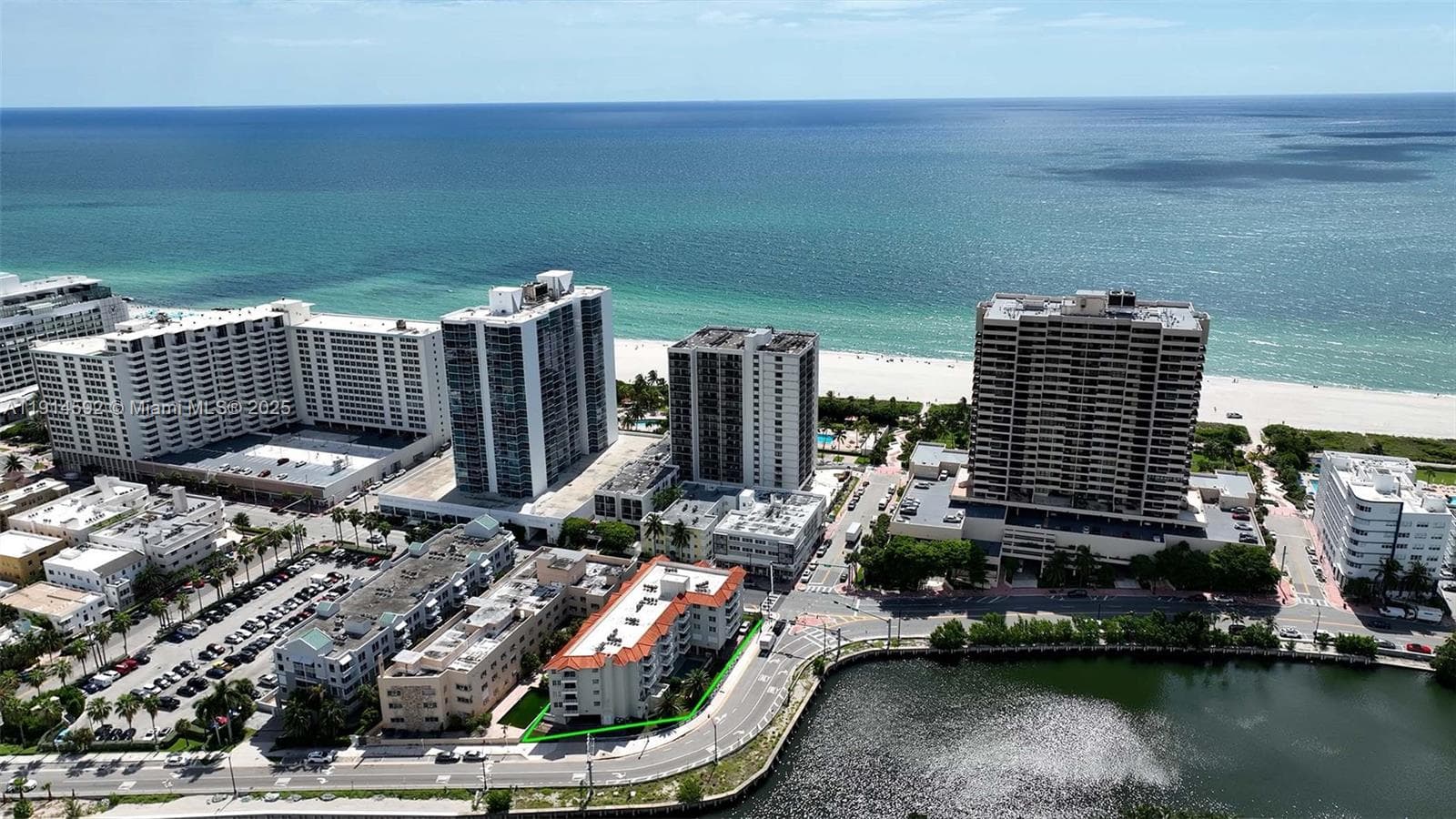 A11914592 — Miami Beach — 42