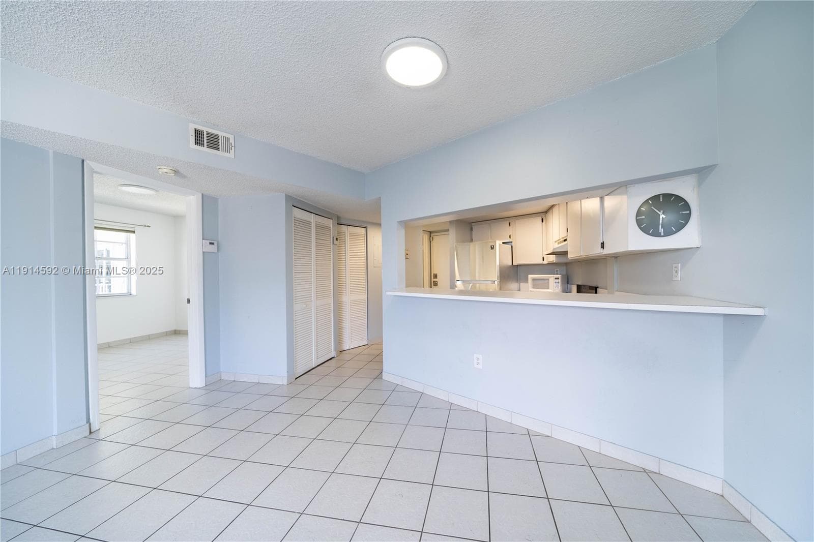 A11914592 — Miami Beach — 26