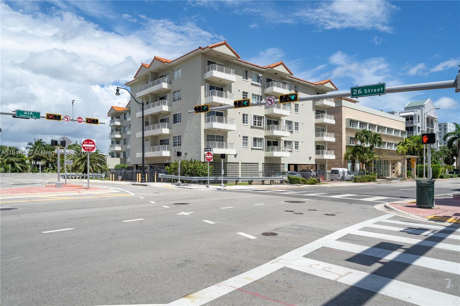 A11914592 — Miami Beach — 3