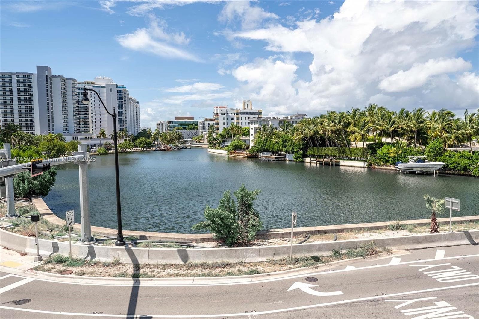 A11914592 — Miami Beach