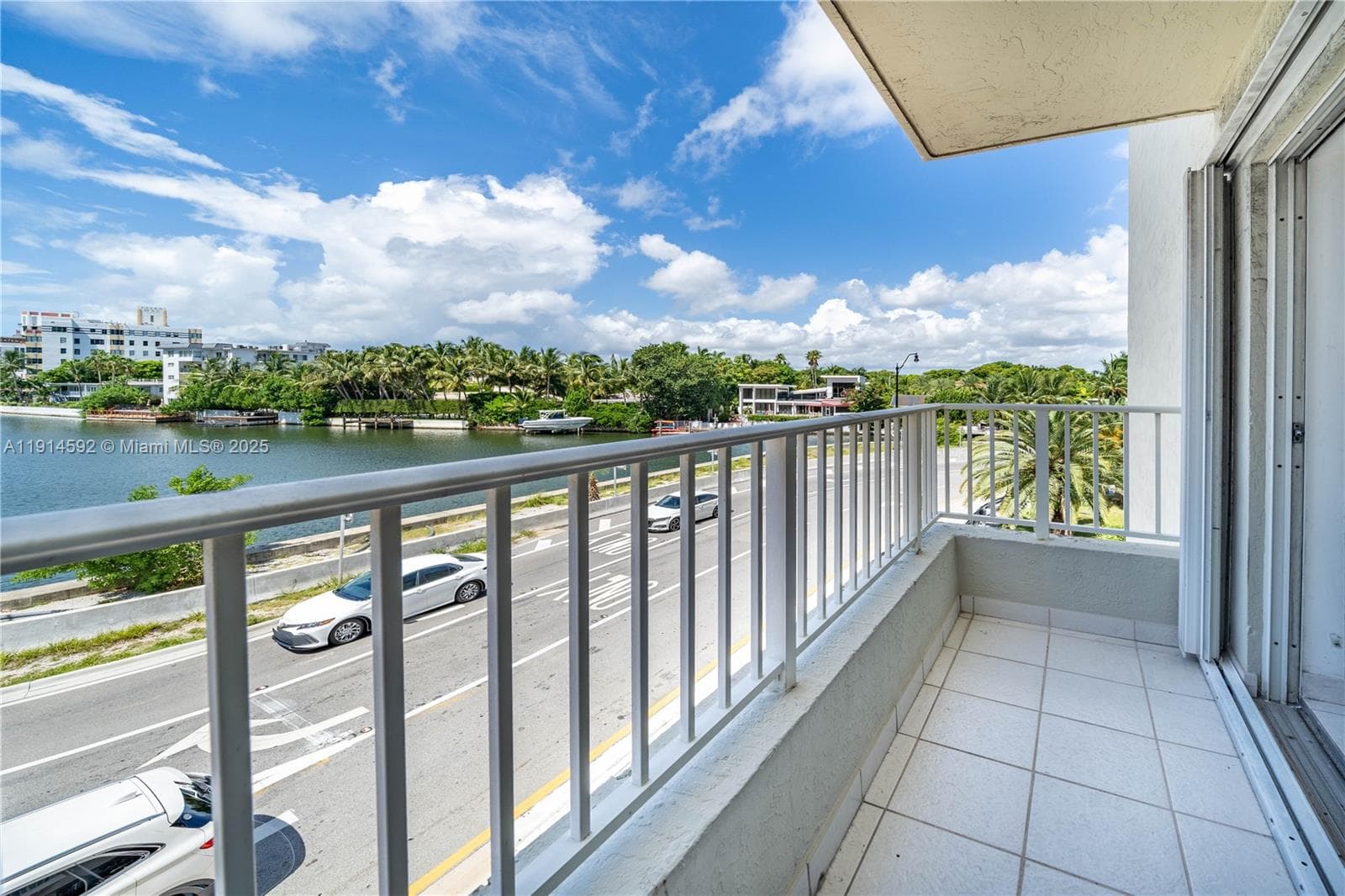 A11914592 — Miami Beach — 14