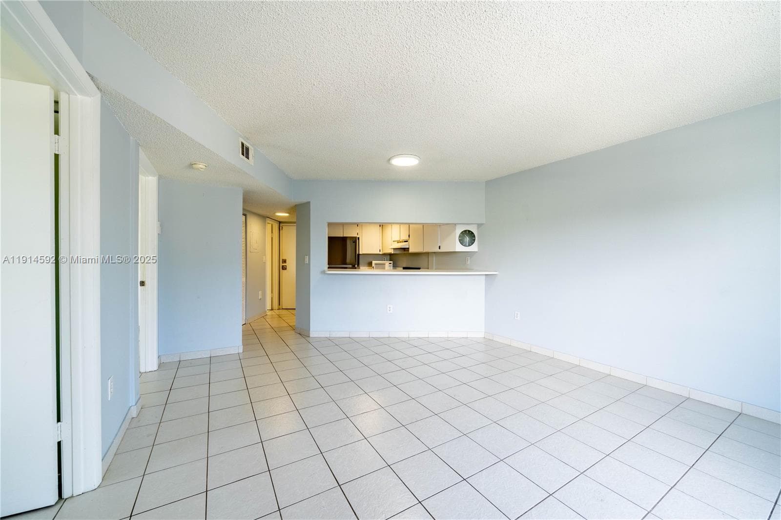 A11914592 — Miami Beach — 29