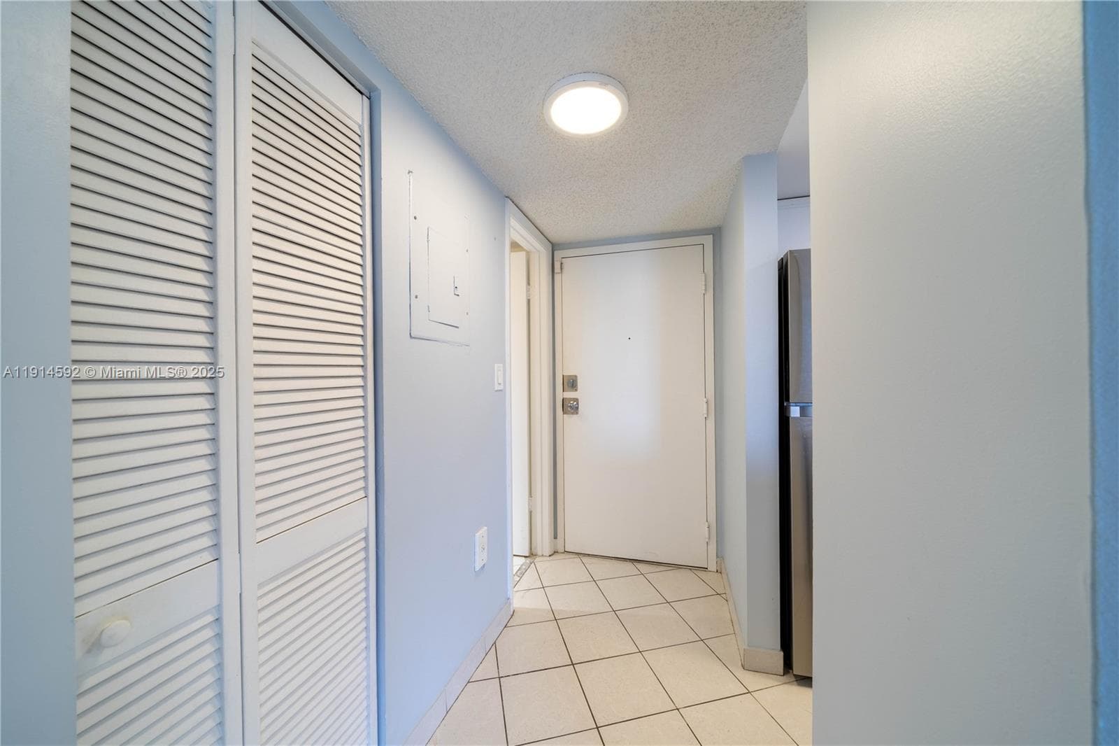A11914592 — Miami Beach — 25