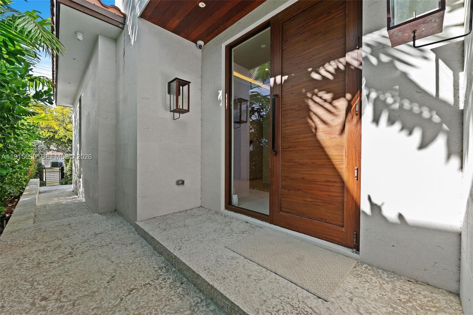A11915030 — Miami Beach — 11