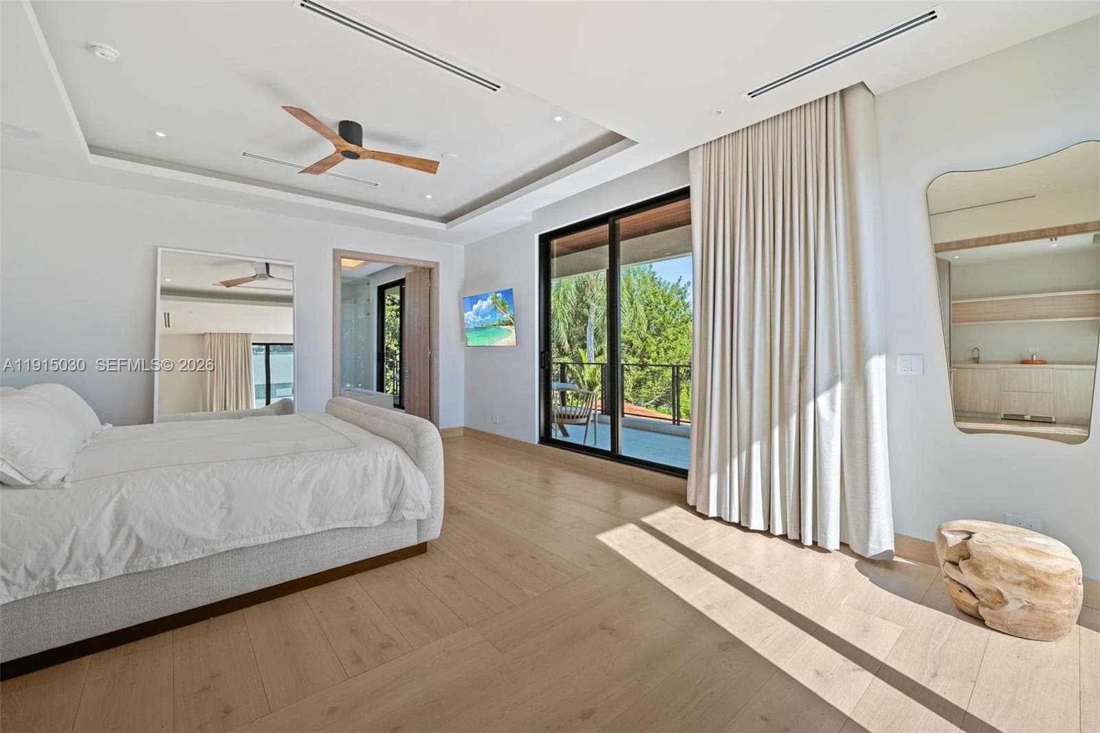 A11915030 — Miami Beach — 35