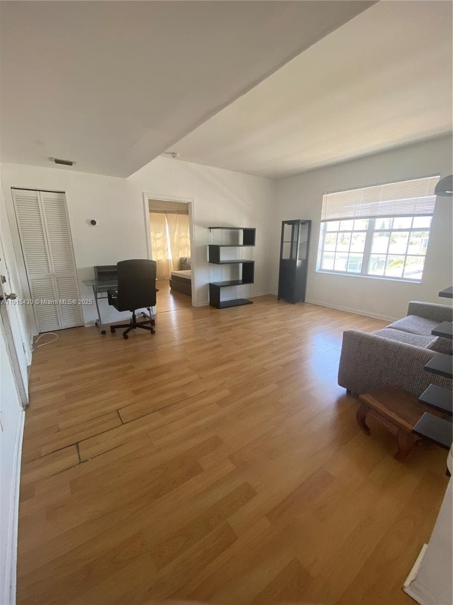 A11915439 — Miami Beach — 7