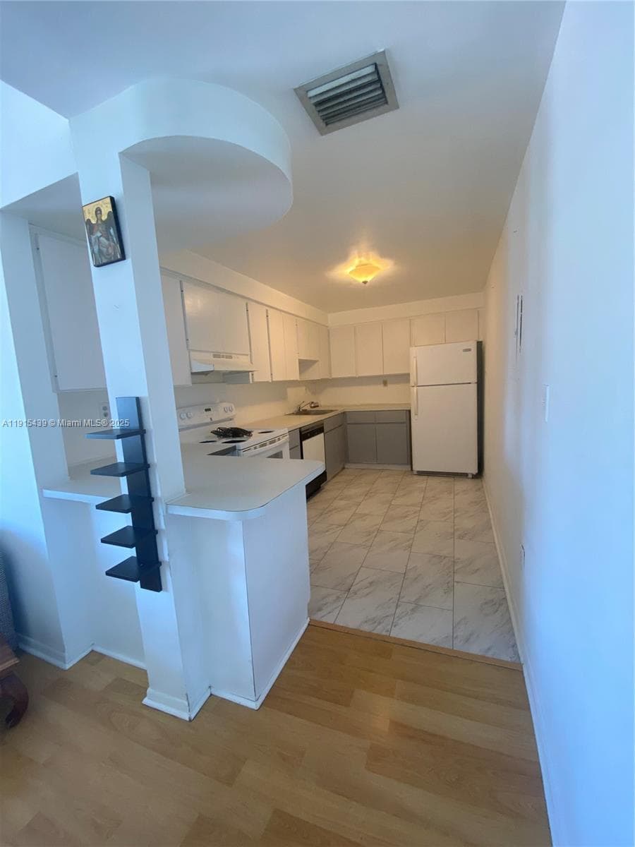 A11915439 — Miami Beach — 3