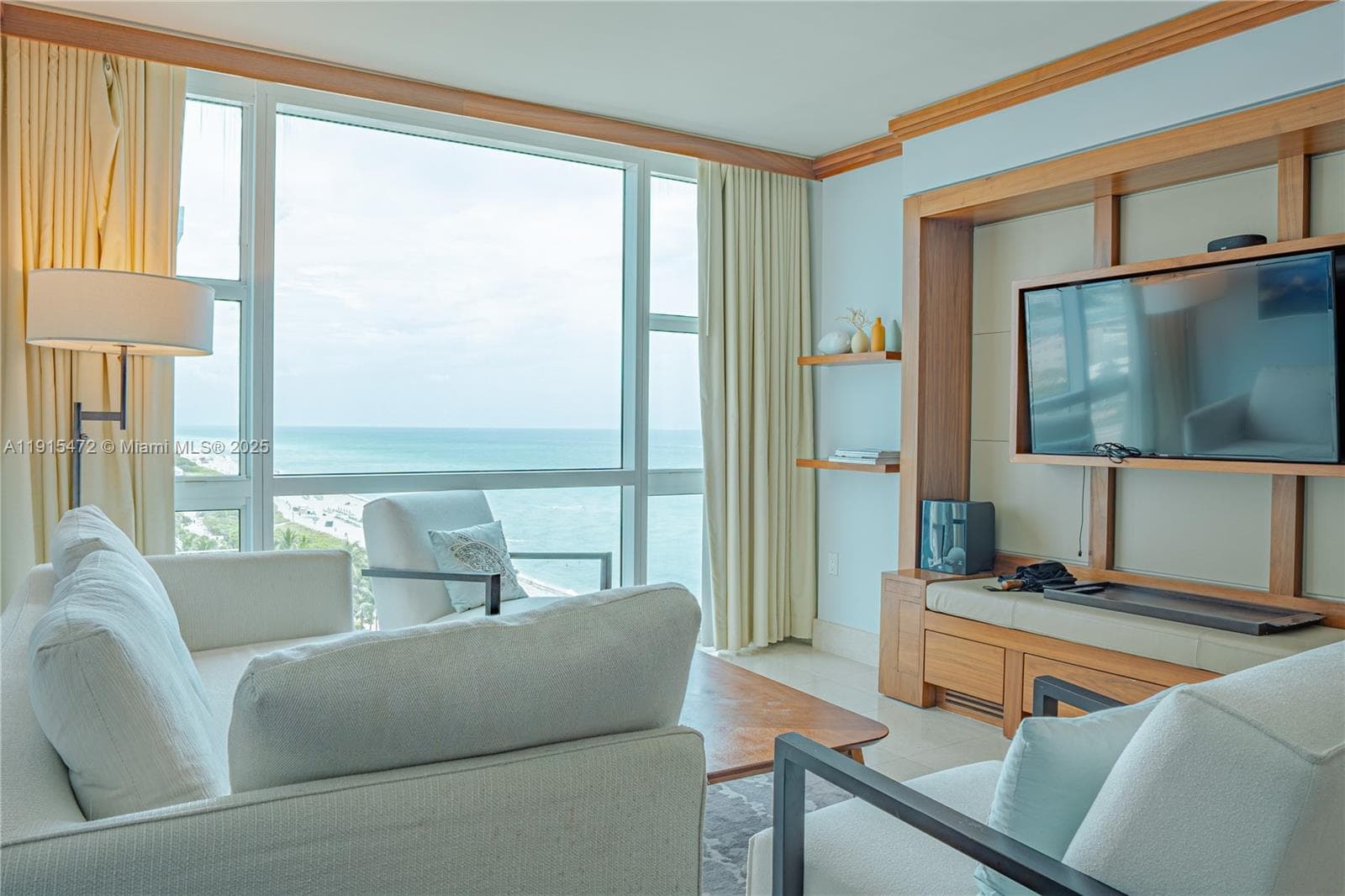 A11915472 — Miami Beach