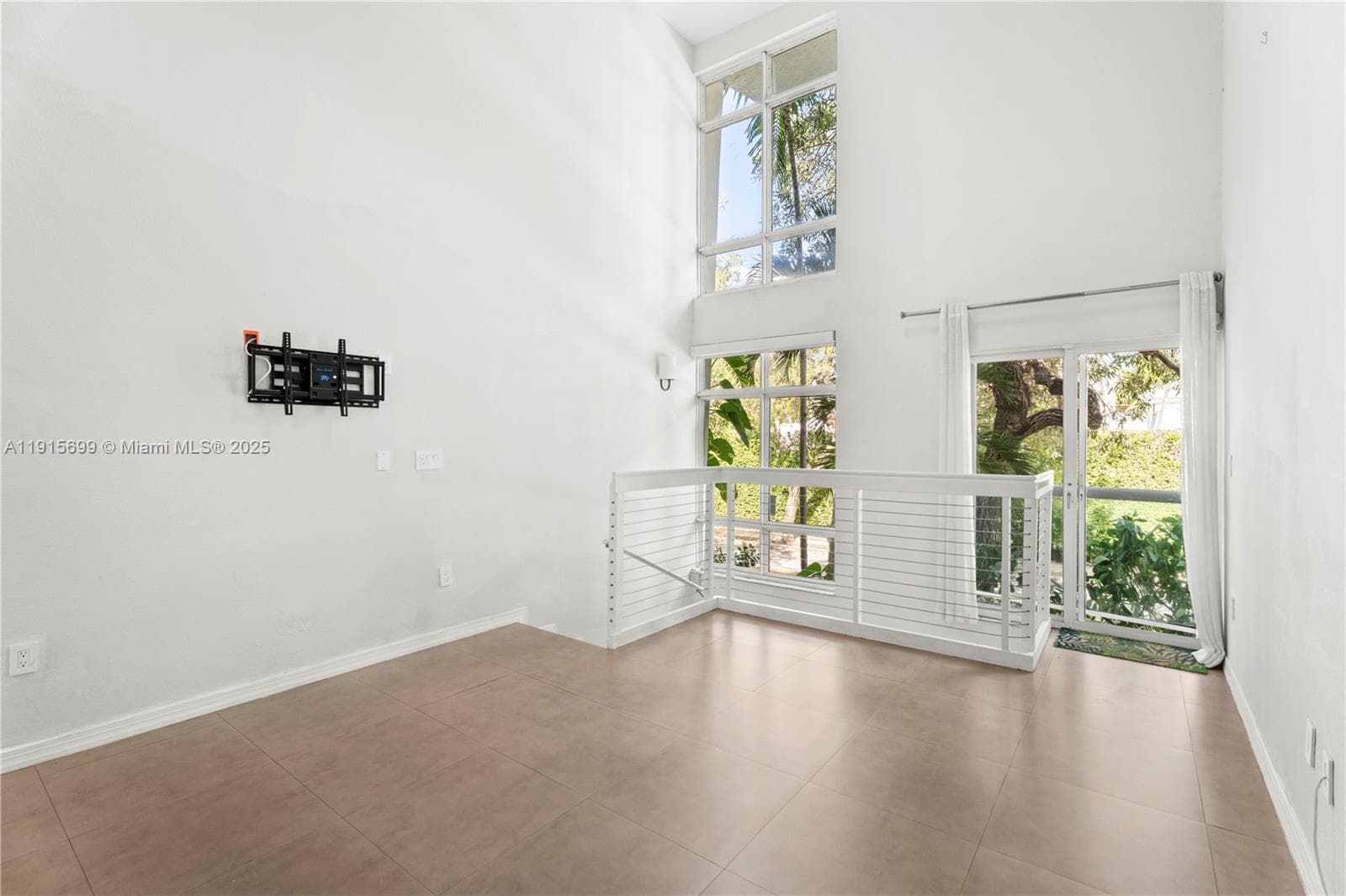 A11915699 — Miami Beach — 5