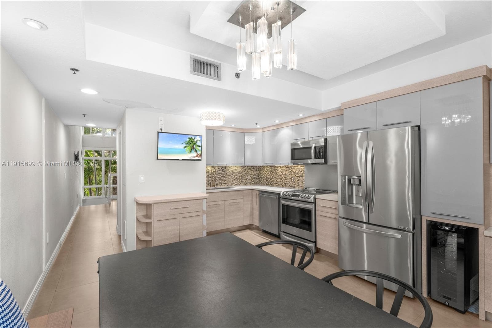 A11915699 — Miami Beach — 9