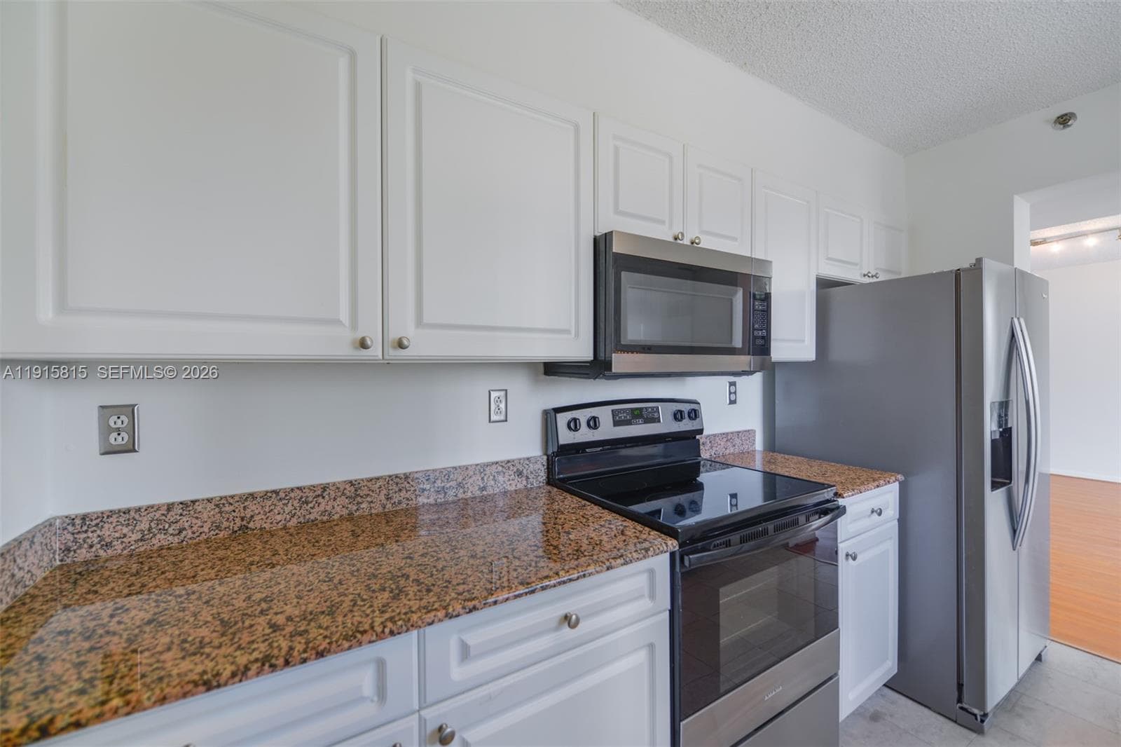 A11915815 — Miami Beach — 7
