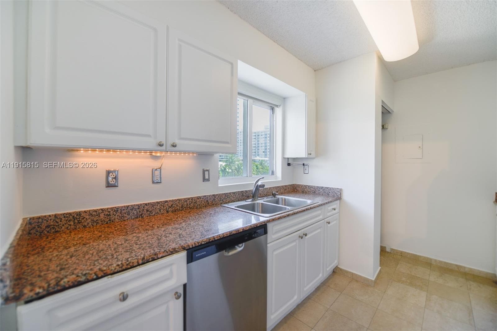 A11915815 — Miami Beach — 5